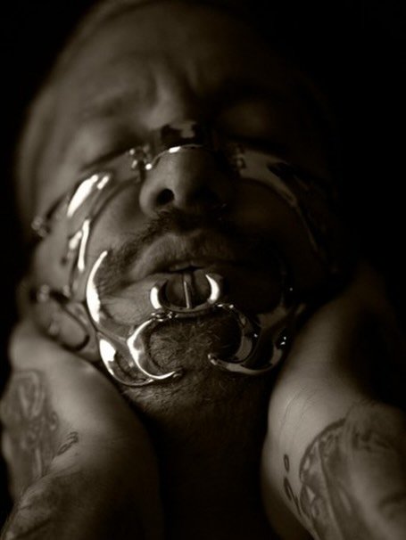 Captured by the visionary @rickycohete.
Power. Stillness. Control.

#RickyCohete #LegacyInFocus #ArtAndEdge #VisualForce #QueerArt #ModernIcon #MetalMuse #BoldVision