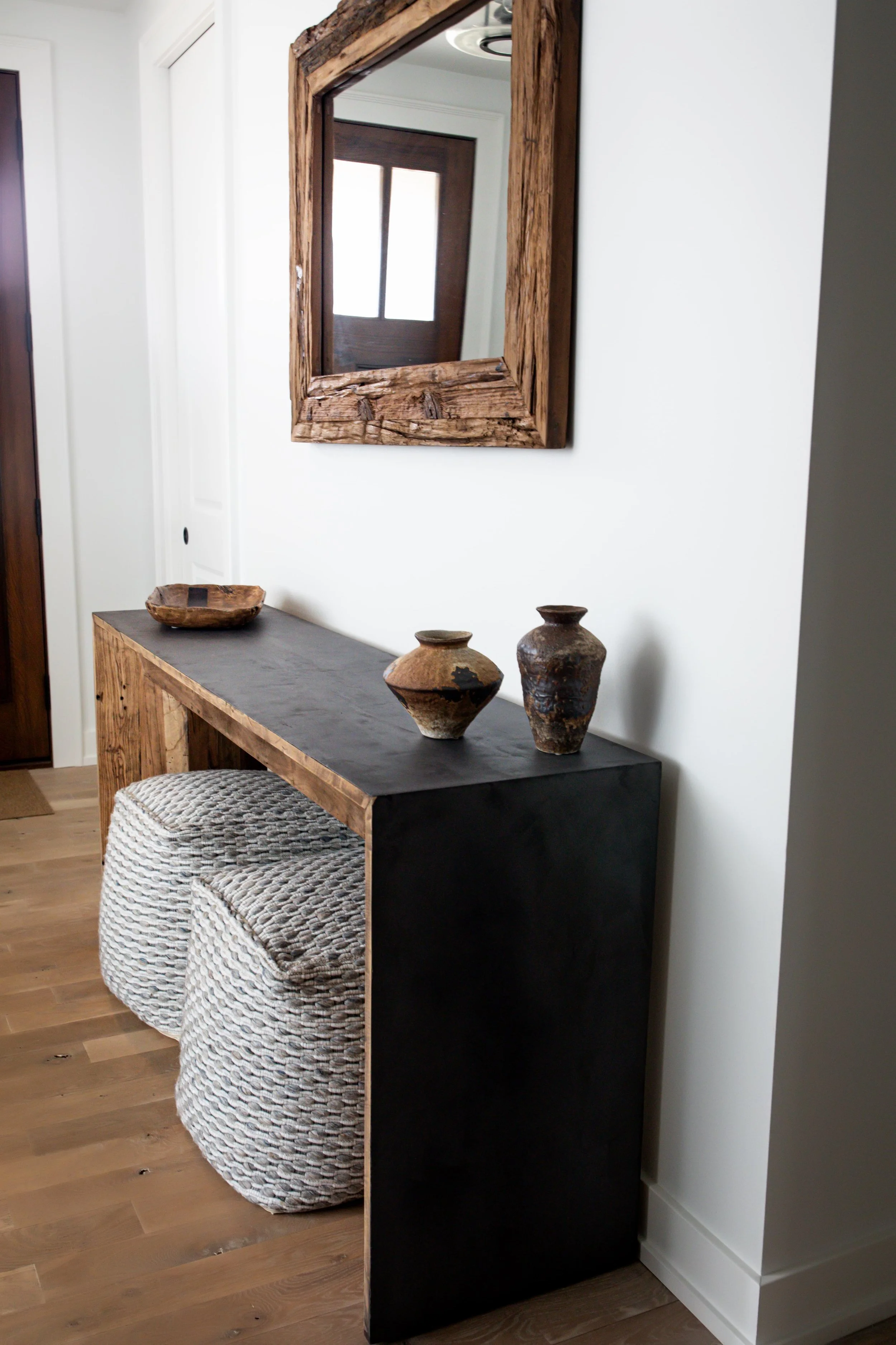 Complete Your Home’s New Interior Design With Decorative Accessories