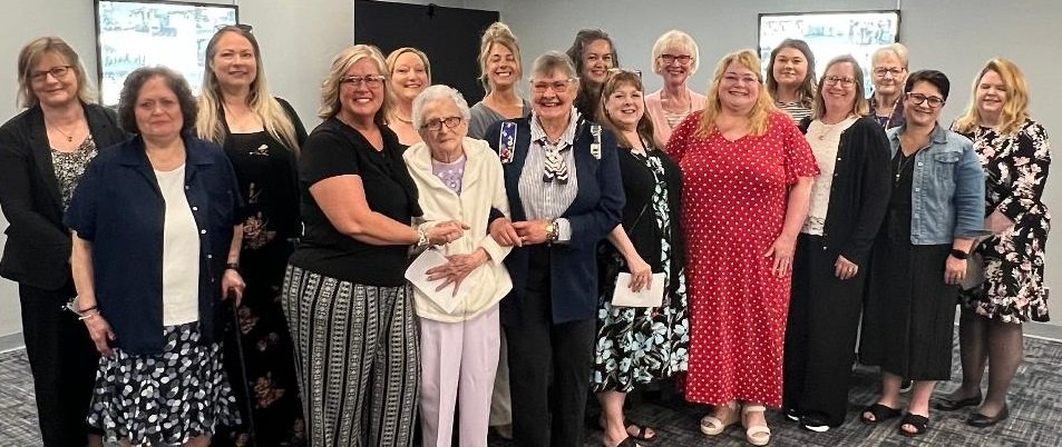 17 of the 30 founding members who were in attendance at the organizational meeting