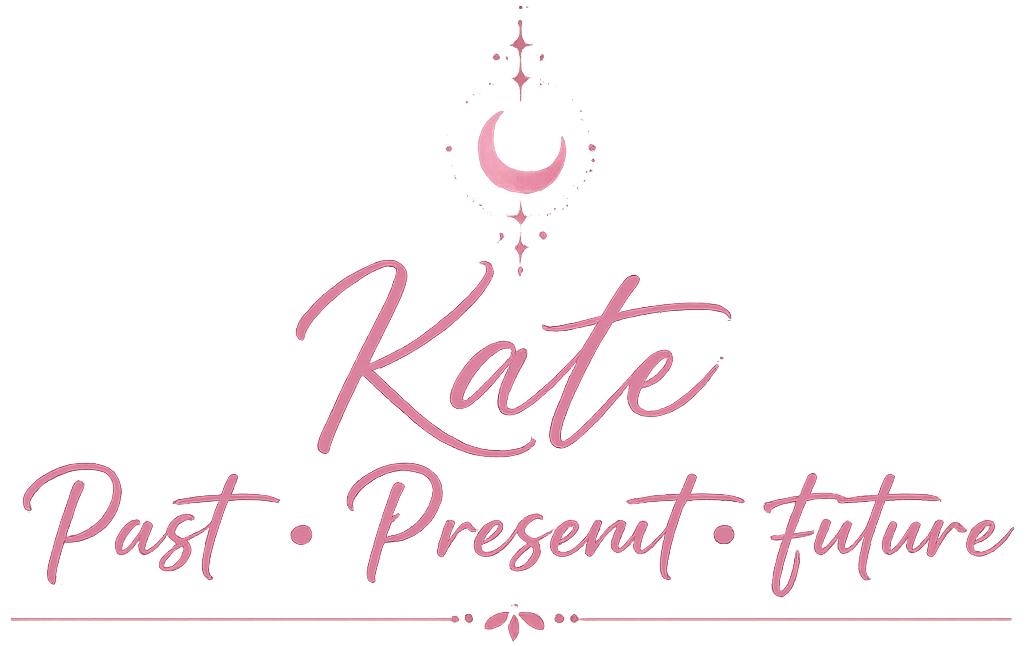 Kate Loves Tarot