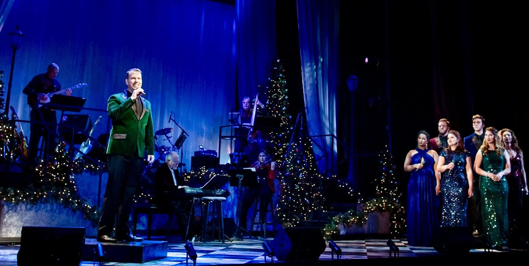 In An American Christmas Songbook with Bristol Riverside Theatre