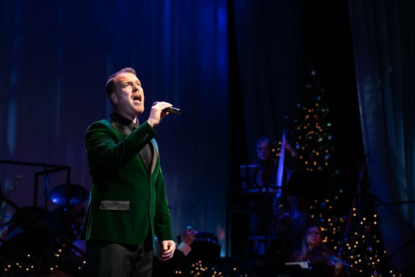 In An American Christmas Songbook with Bristol Riverside Theatre