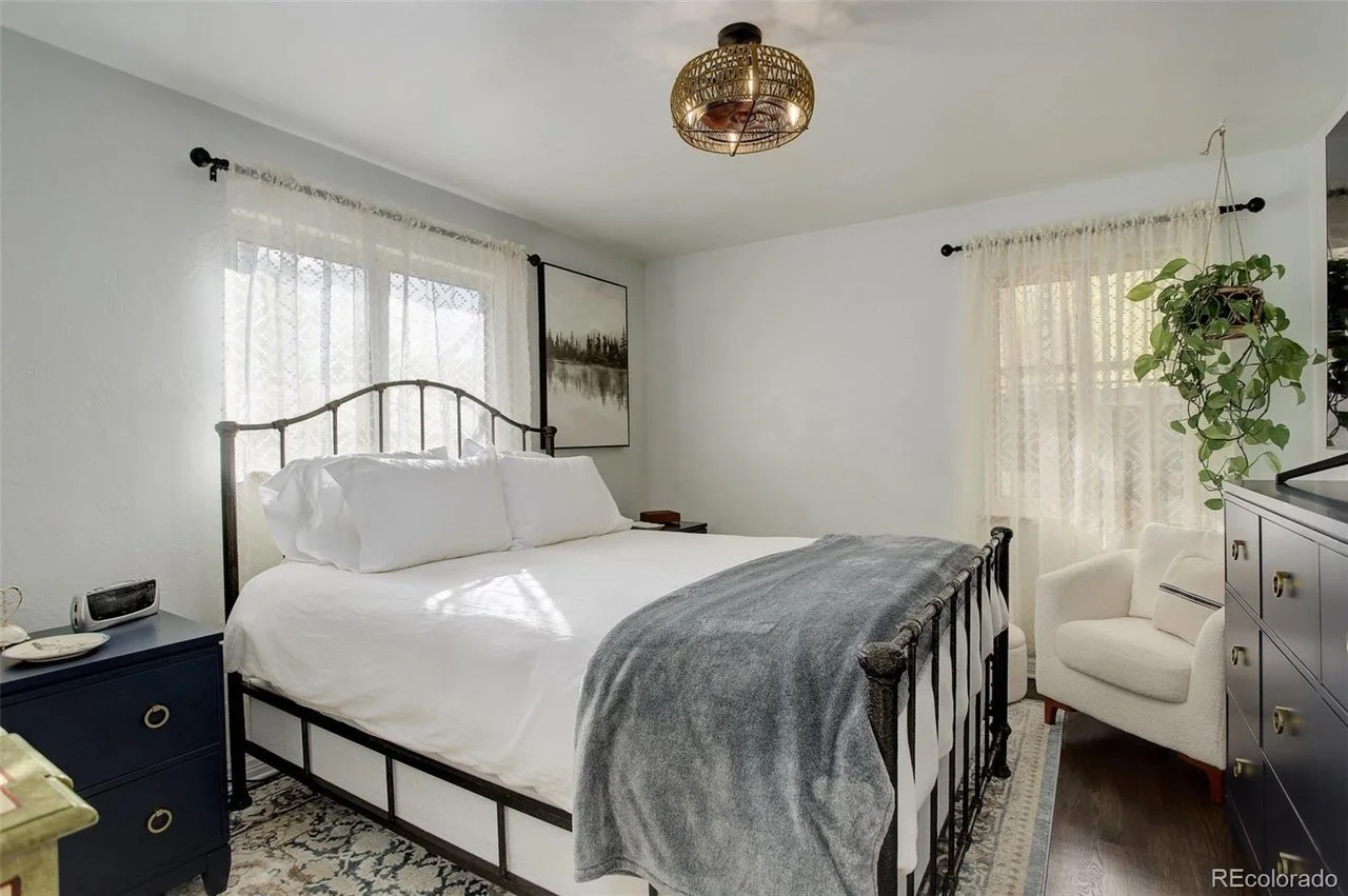 juniper king room.jpg