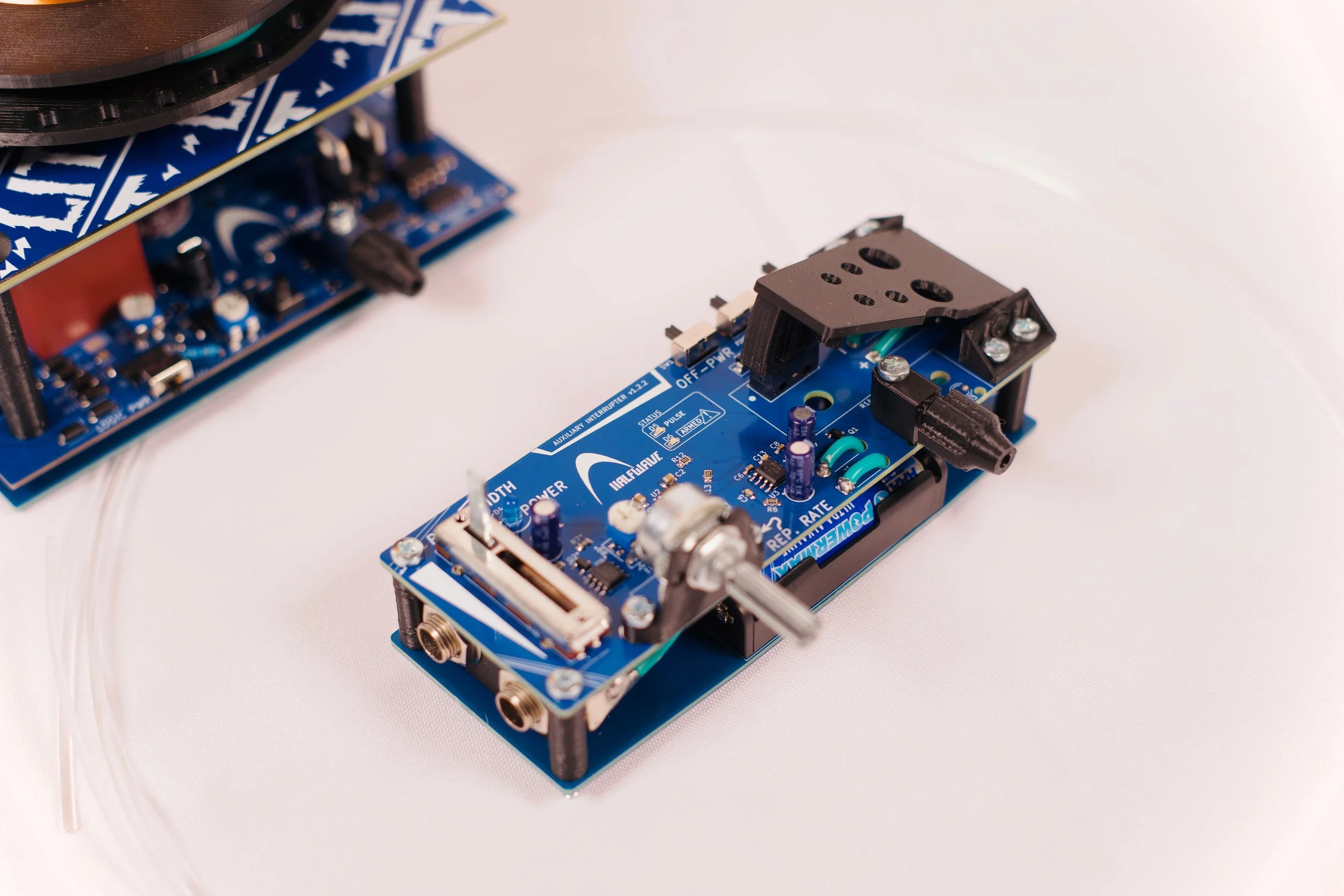 Tesla Coil Auxiliary Interrupter