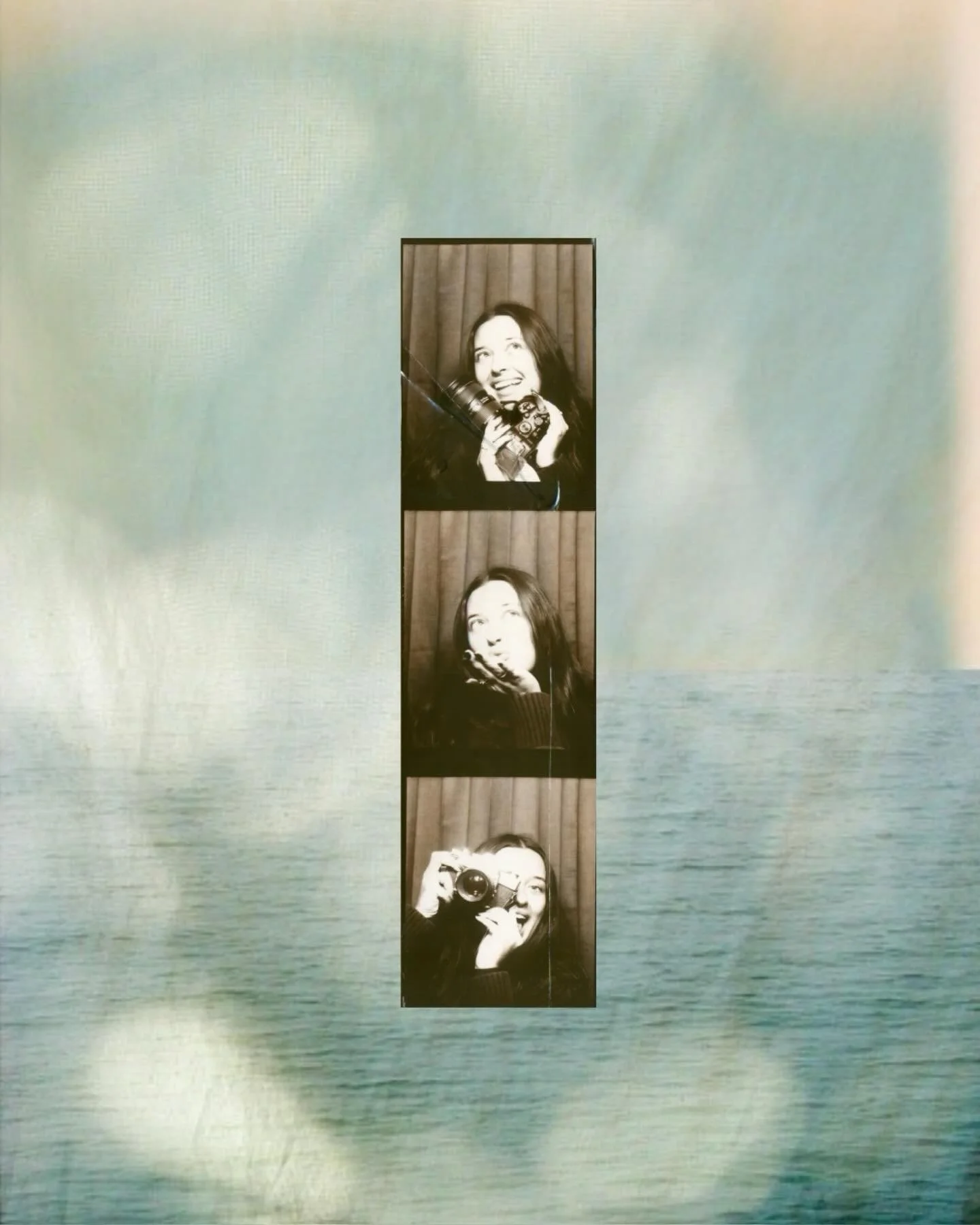 A new intro for a new year!!! (&amp; I launched my website eeeeek!!) 

Hi hi!! I&rsquo;m Marinna, welcome to my lil corner of the internet, I&rsquo;m SO happy you&rsquo;re here! ⭐️⭐️

I&rsquo;m a 20 year old, self-taught photographer, full time stude