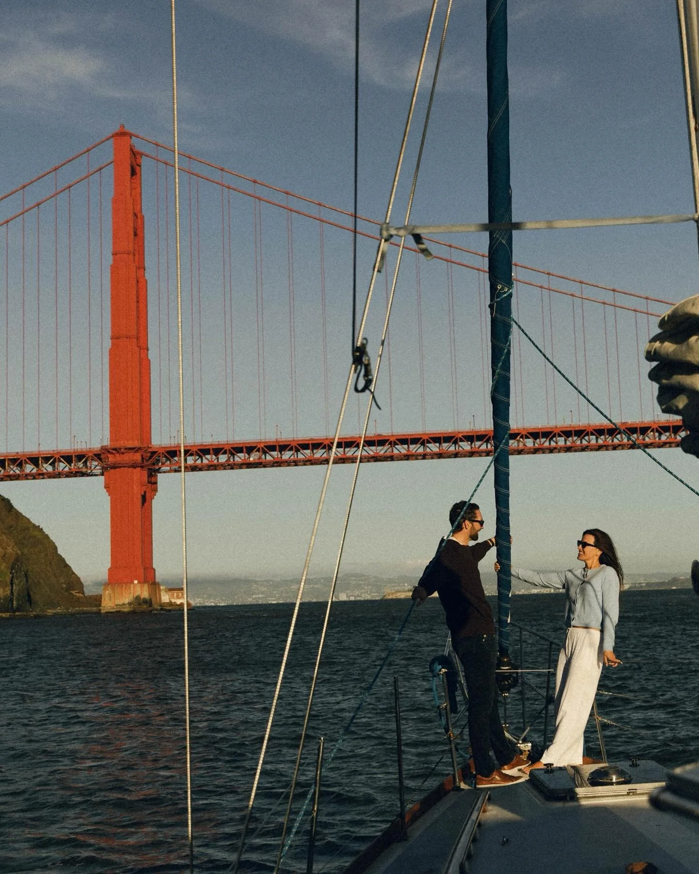 Bianca &amp; Brian out on the bay 🌁⭐️⚓️

The most wonderful day, @foto_gems 
(&amp; these are just the sneak peaks!) 

#cinematicphotography #sanfranciscophotographer #northerncalifornia #norcalphotographer #coupleshoot