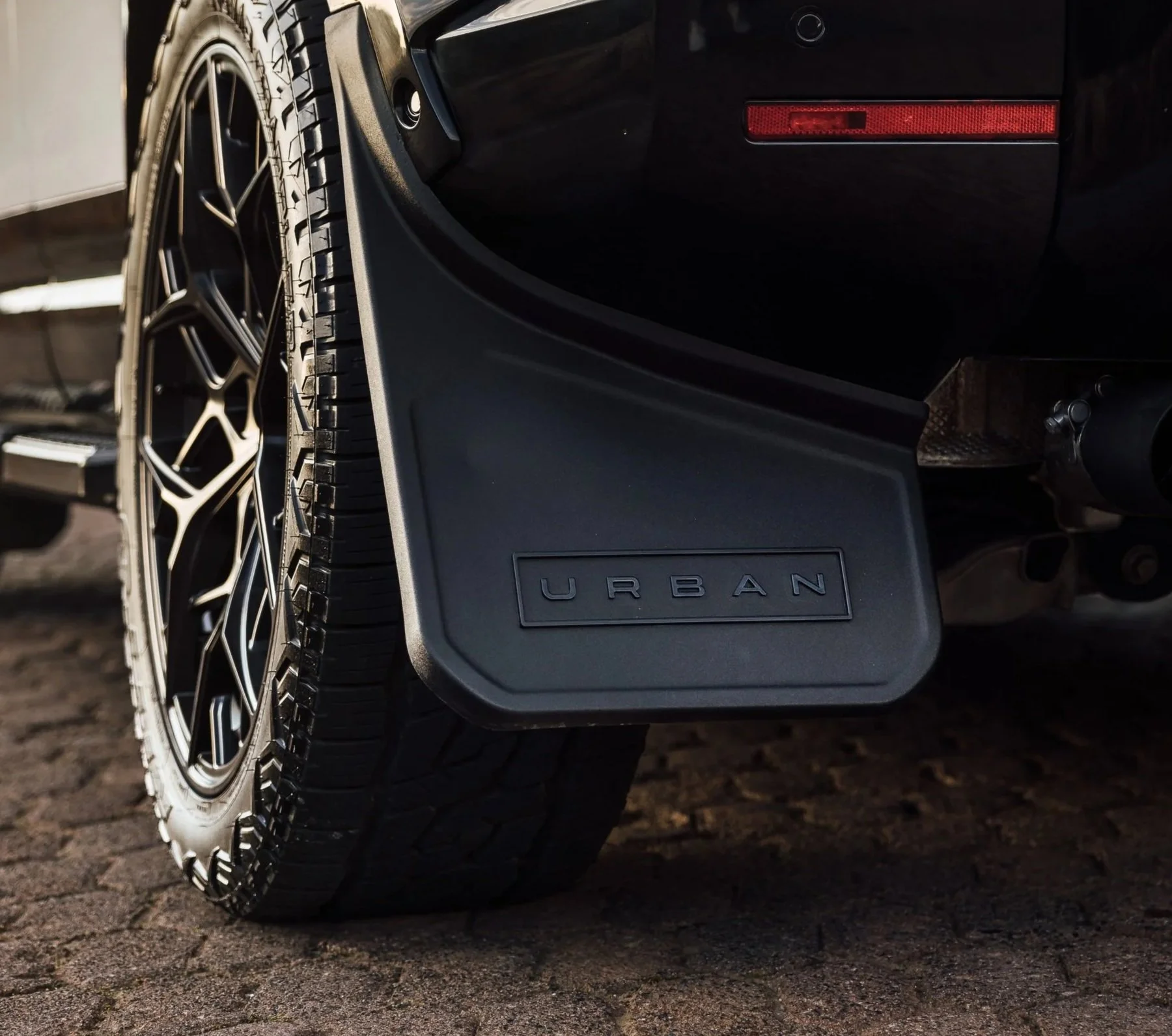 UrbanLandRoverDefender-24.jpg
