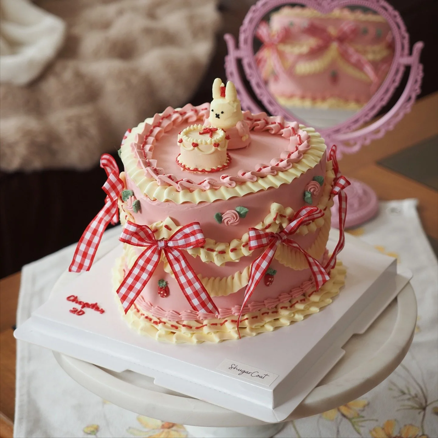 Miffy &amp; it&rsquo;s mini cake 🐰🎂

#vintagecake #vintagecakes #miffy #picnic #cakeoftheday #cakegram #aucklandcake #buttercream #buttercreamcake