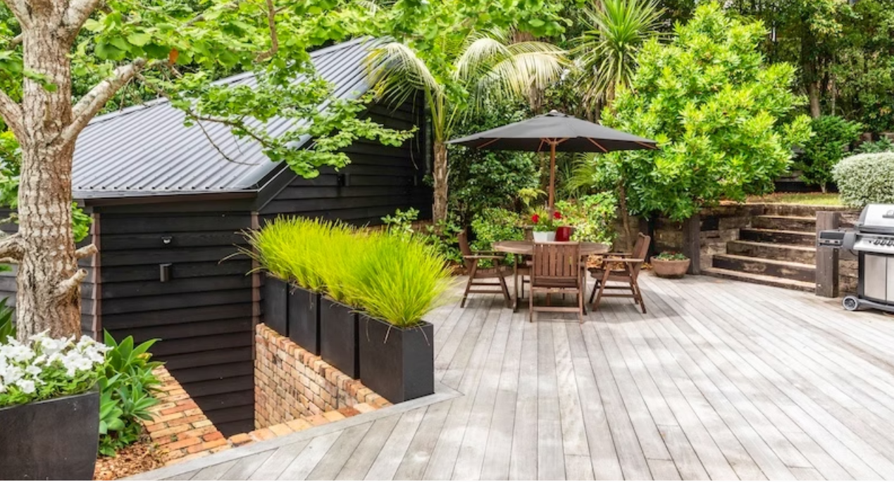 Cheriton Rd - Outdoor deck area.png