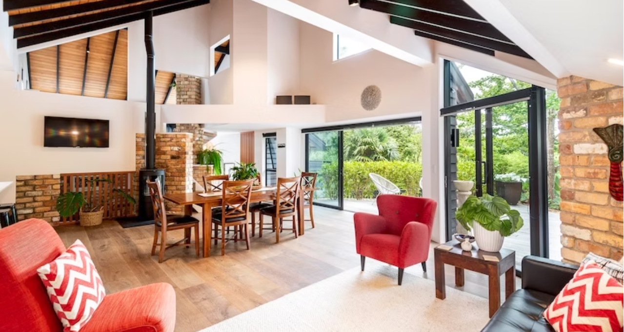 Cheriton Rd - Dining area.png