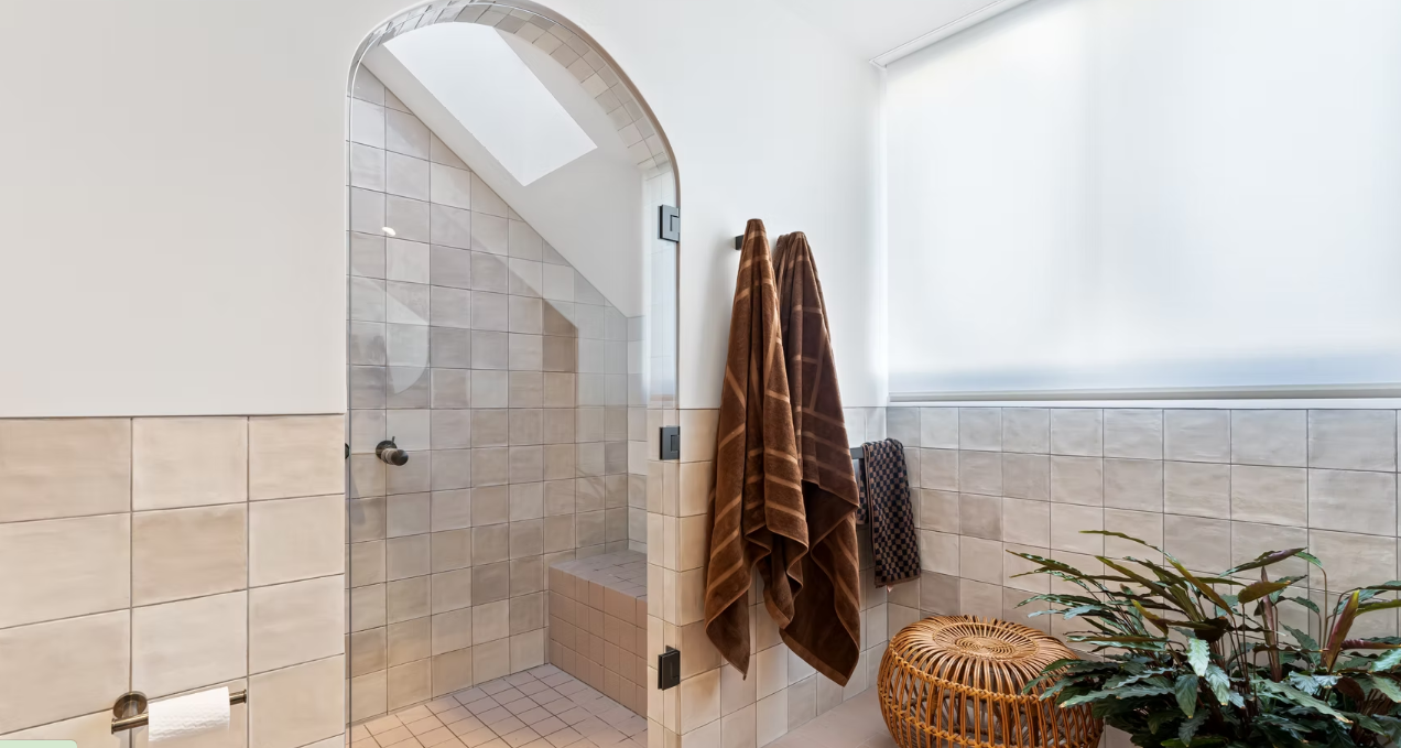 Franklin Rd - Bathroom.png