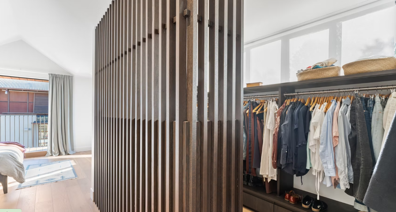 Franklin Rd - Walk-in Robe.png