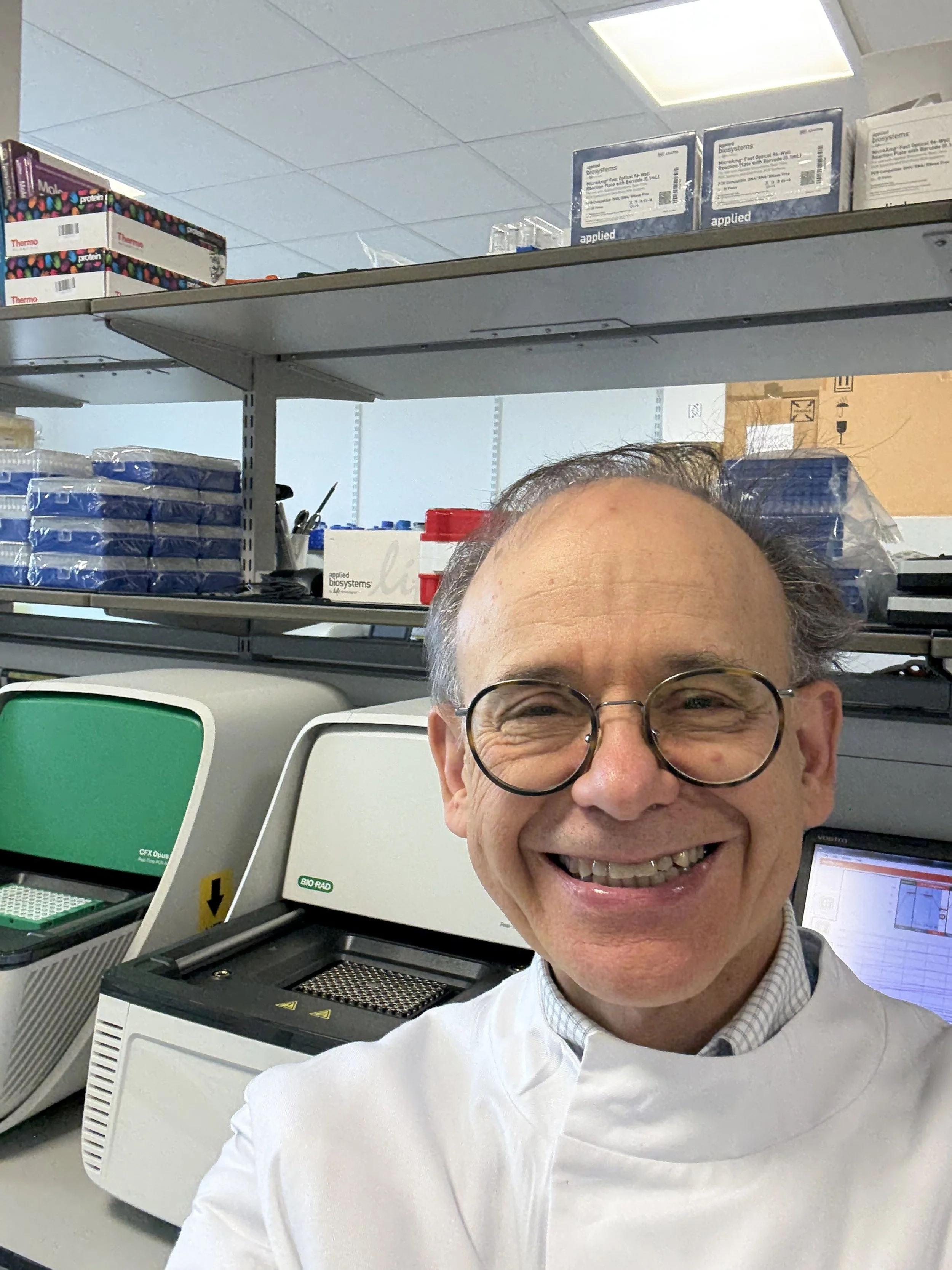 tephen Bustin, expert in qPCR and molecular diagnostics and expert witness