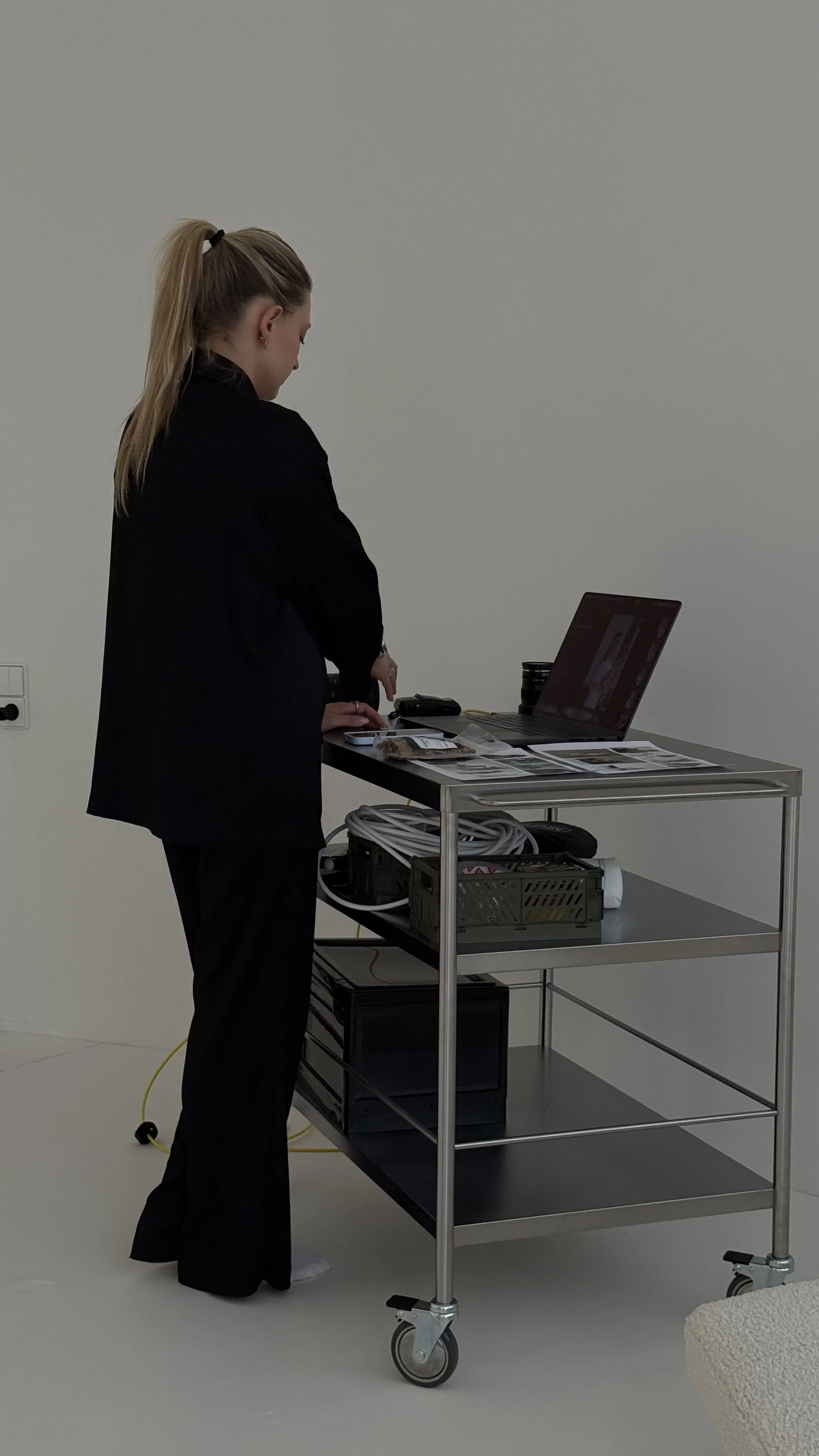 Modernes Content Creation Studio und Mietstudio in Stuttgart. Behind the Scenes im Content Studio Stuttgart
Kreatives Fotostudio in Stuttgart für Kampagnen und Social Media Produktionen