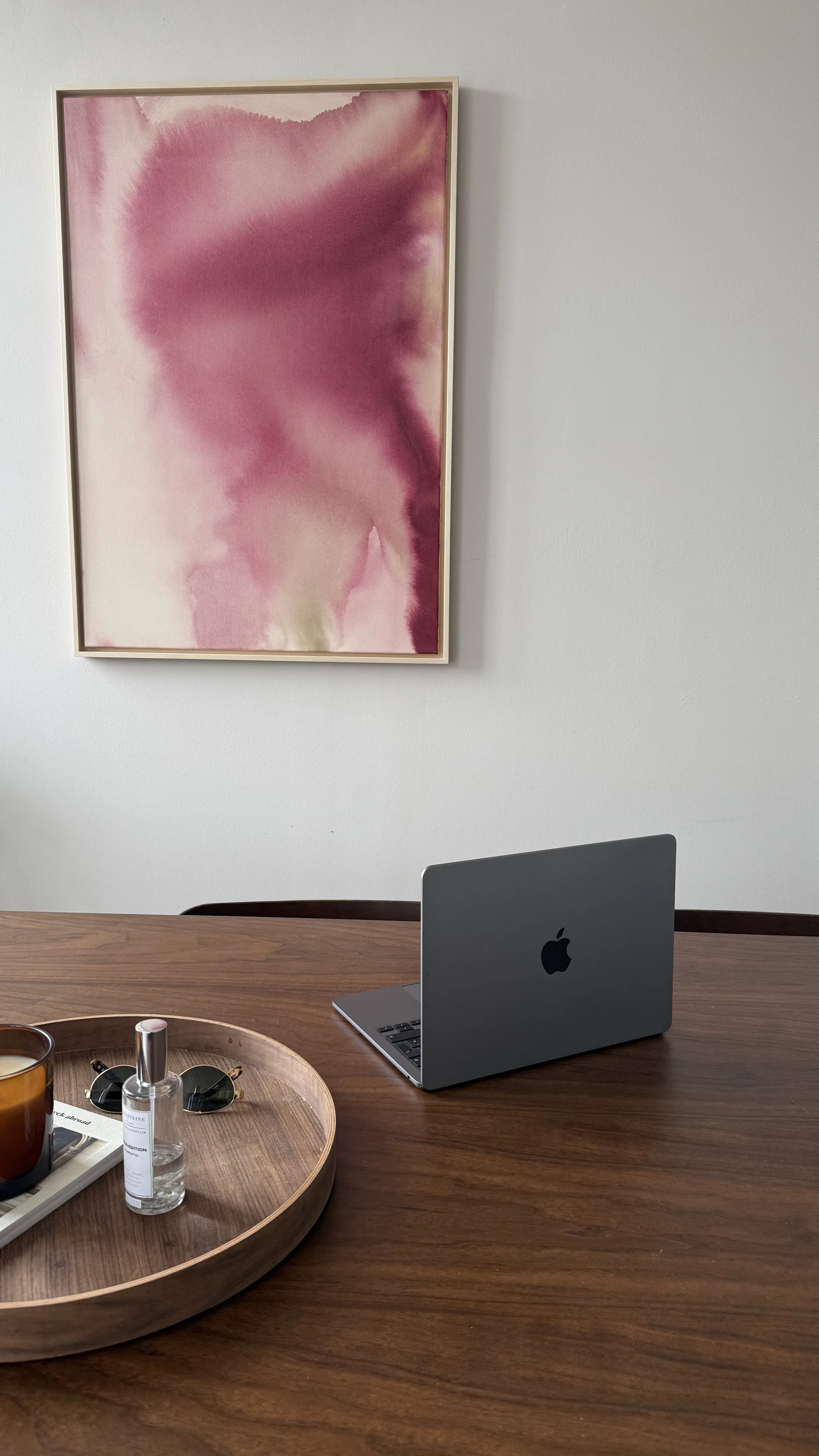 Design Interior im Tageslichtstudio Stuttgart
Ästhetische Studioeinrichtung im Mietstudio Stuttgart