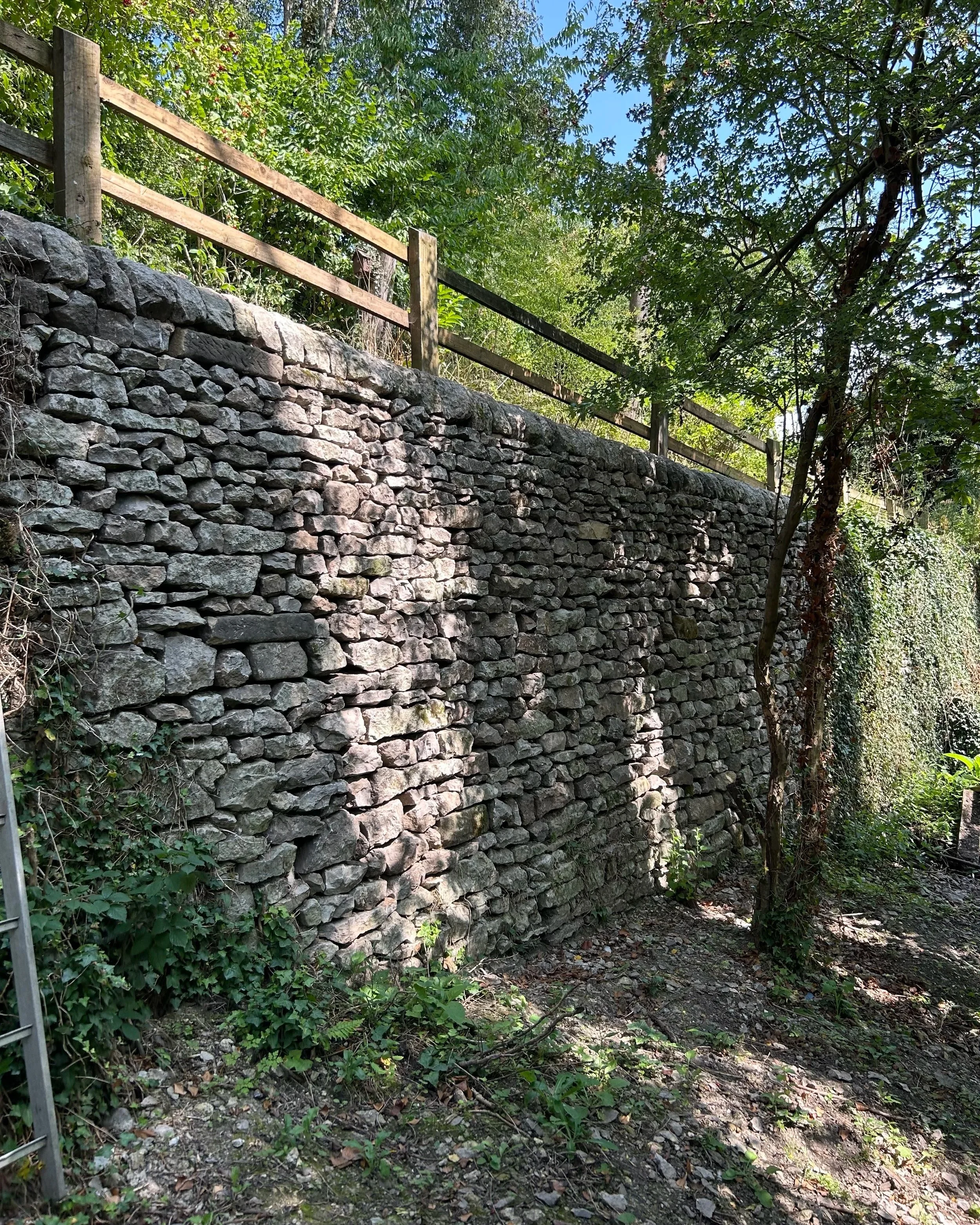 dry stone walling. Dry stone waller. Dry stone wall. Derbyshire Staffordshire Yorkshire Cheshire Nottinghamshire Leicestershire Lancashire