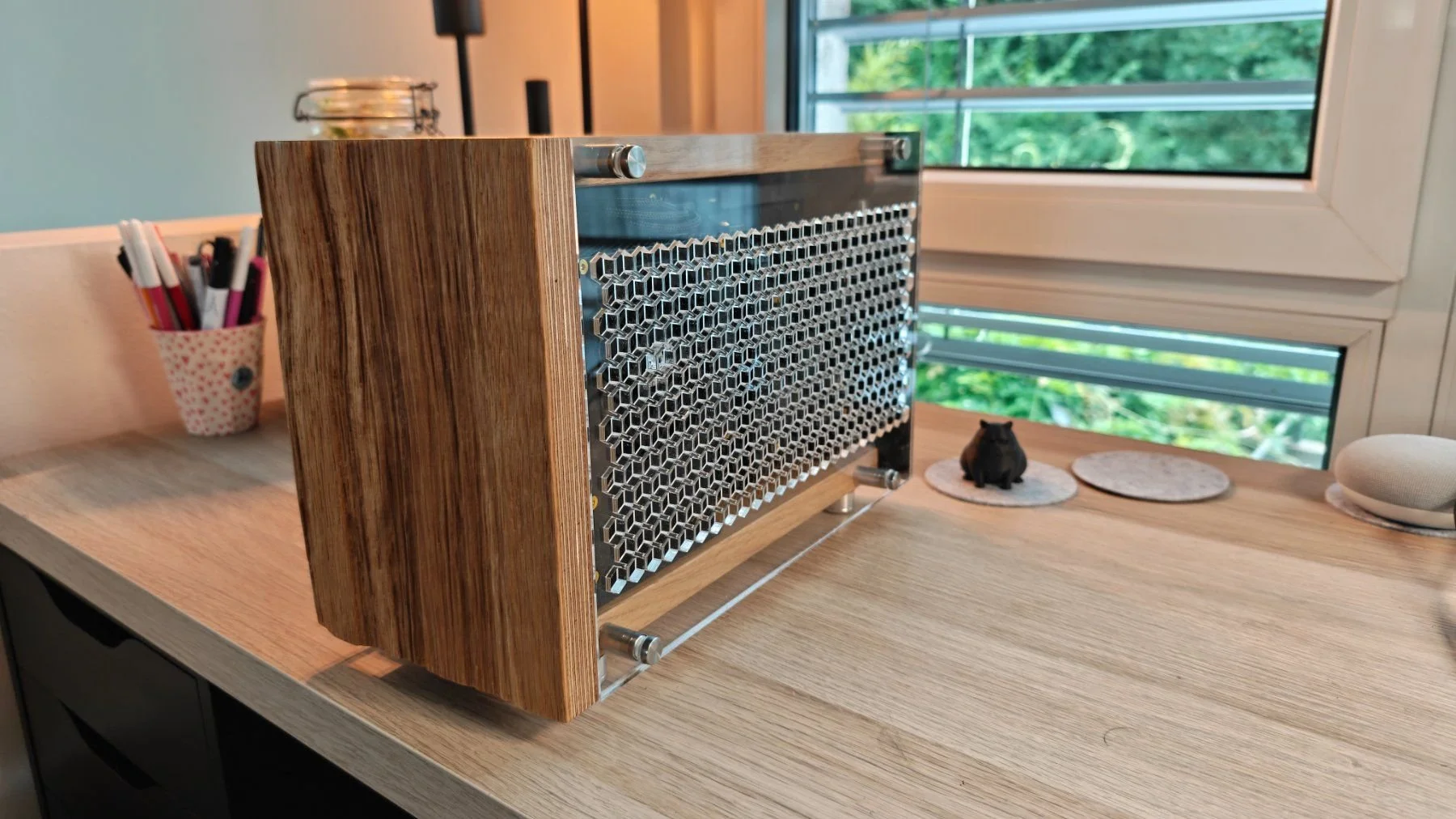 mini-pc-wood-ryzen-9700x-32gb-ddr5-12gb-gpu-echtholz (2).jpg