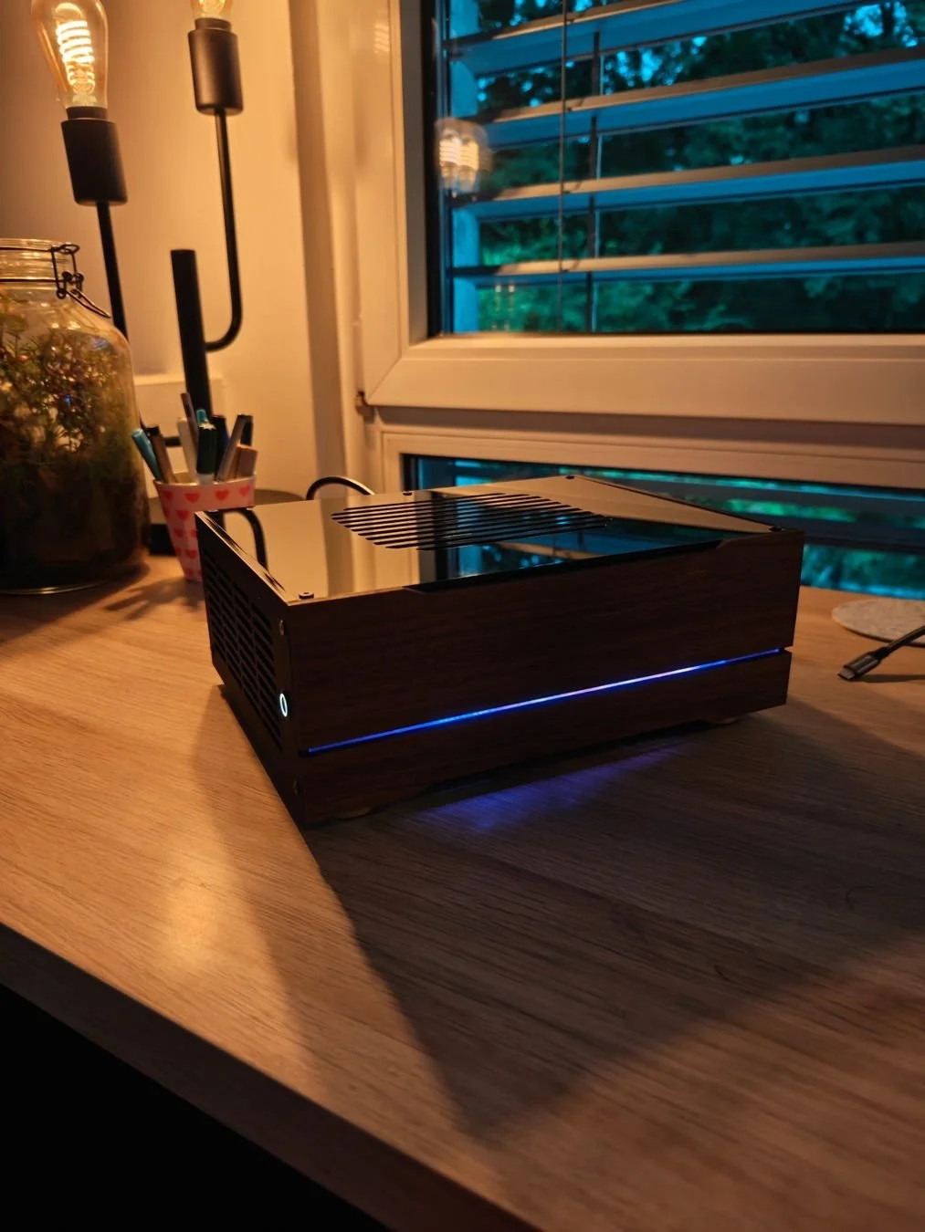 mini-pc-projekt-koboku-ryzen-9700x-rtx-5060-48gb-ddr5 (2).jpg