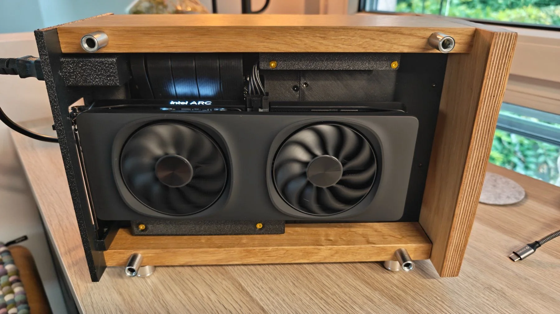 mini-pc-wood-ryzen-9700x-32gb-ddr5-12gb-gpu-echtholz (7).jpg