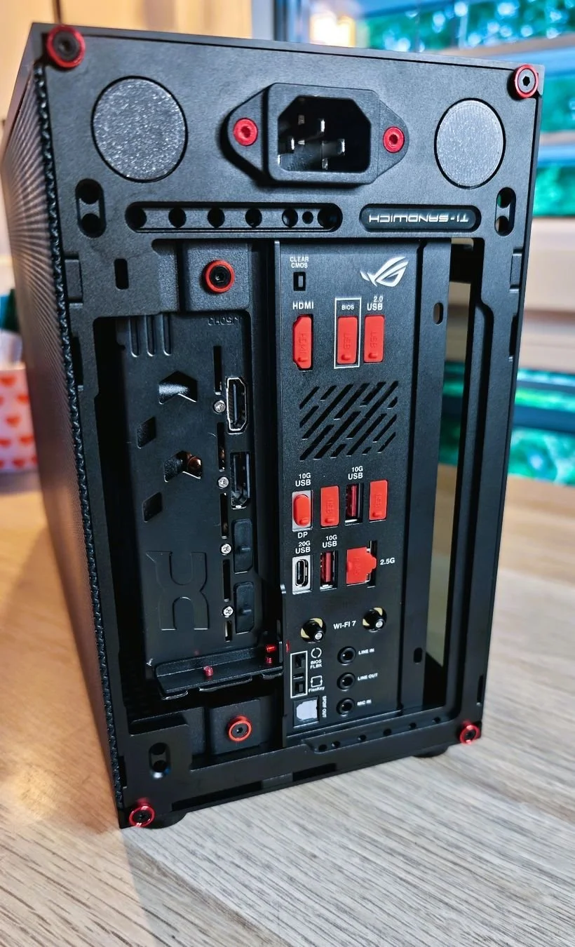 mini-itx-pc-onyx-ryzen-9-9900x-rx-9070xt-64gb-ddr5-1tb (6).jpg