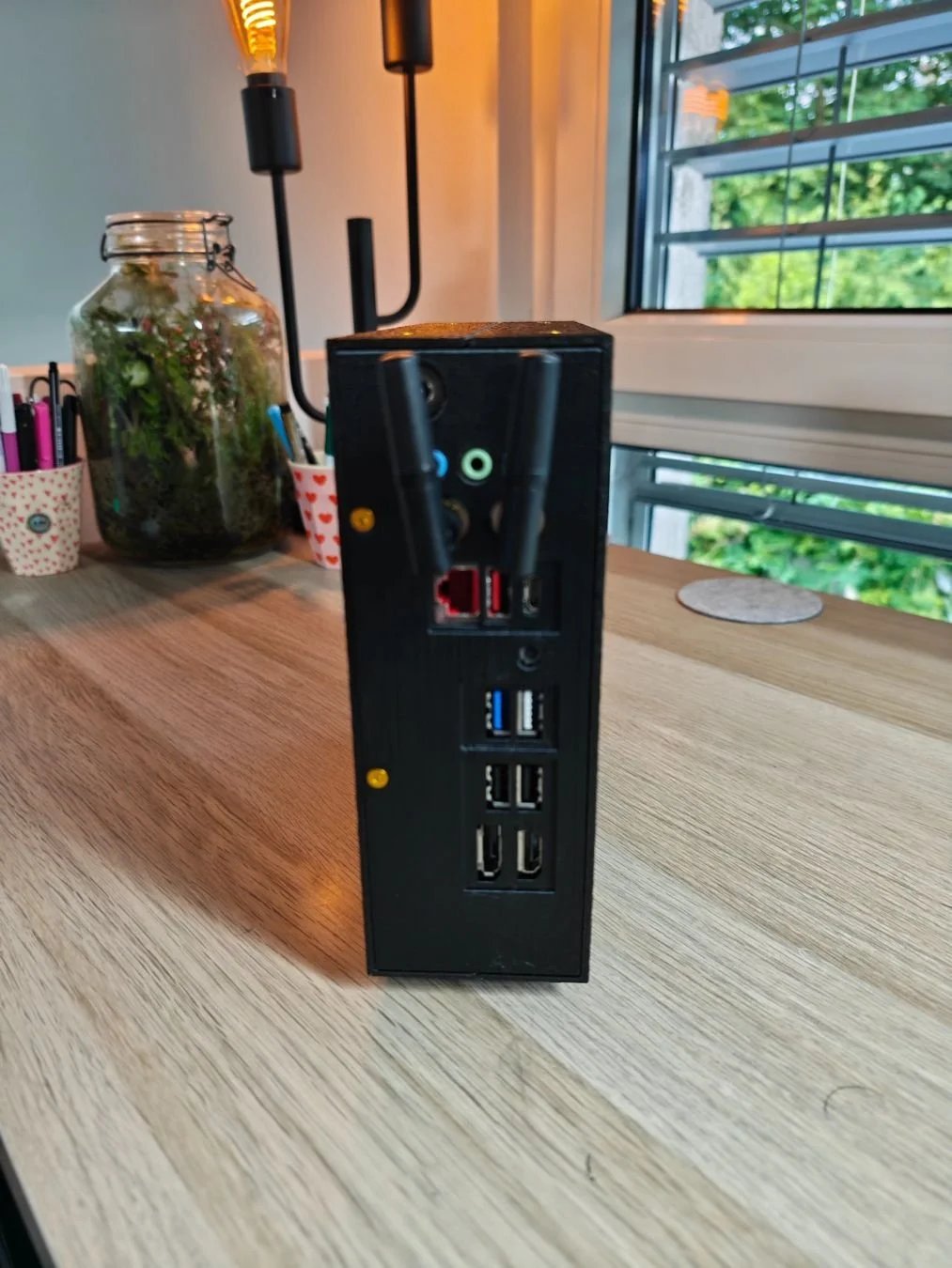 mini-itx-pc-mit-ryzen-8700g-64gb-ram-neu-20m-garantie (7).jpg
