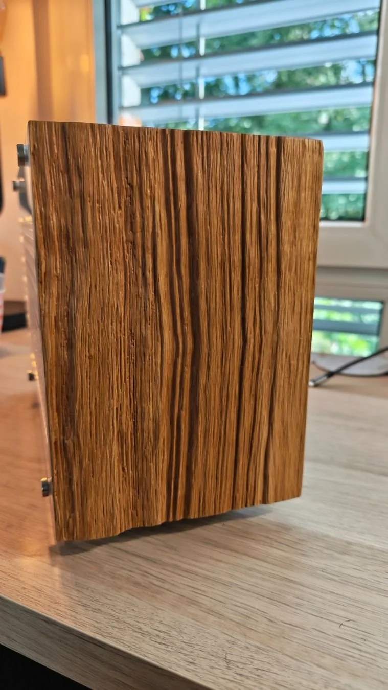 mini-pc-wood-ryzen-9700x-32gb-ddr5-12gb-gpu-echtholz (3).jpg