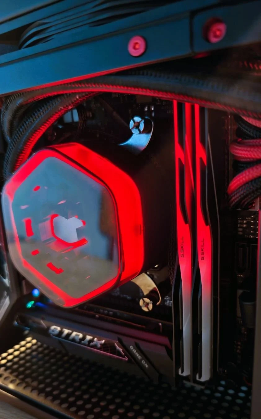 mini-itx-pc-onyx-ryzen-9-9900x-rx-9070xt-64gb-ddr5-1tb (5).jpg