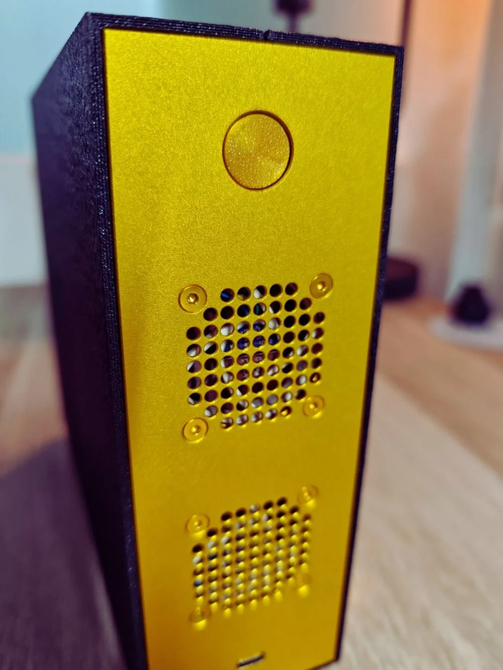 mini-itx-pc-mit-ryzen-8700g-64gb-ram-neu-20m-garantie (1).jpg