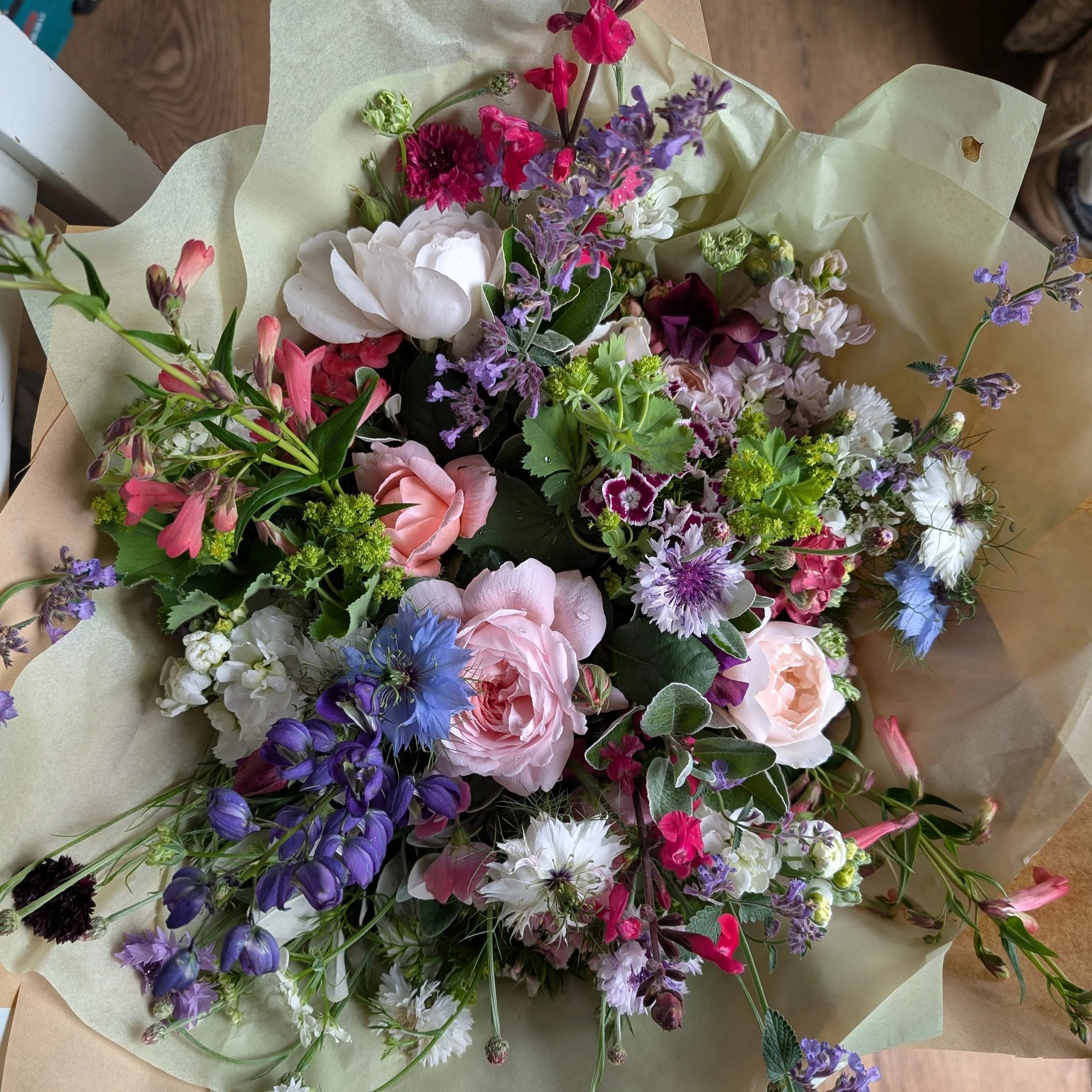 June gift bouquet