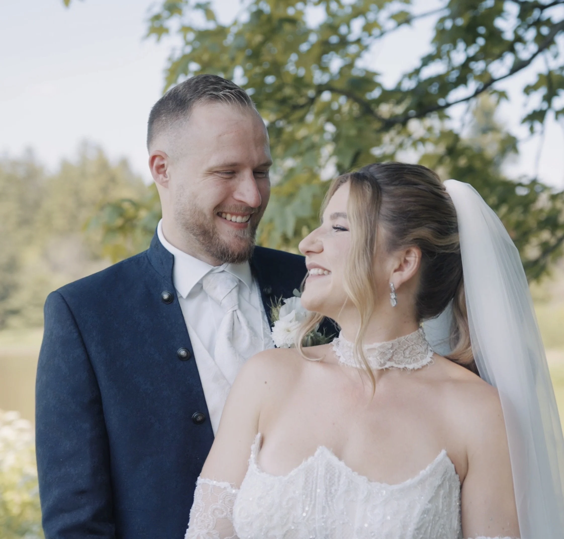 Brautpaar Sophia & Chris bei ihrer Hochzeit in Gießen