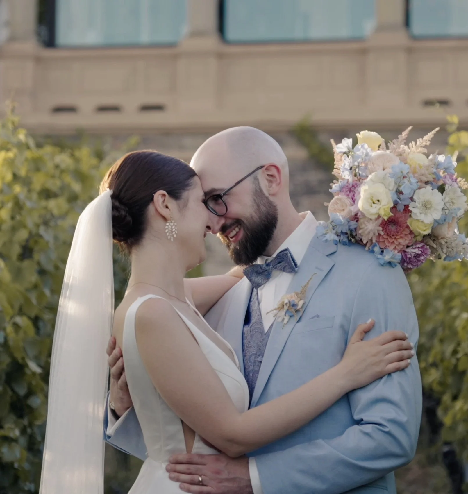 Brautpaar Ayla & Bene bei ihrer Hochzeit im Rheingau