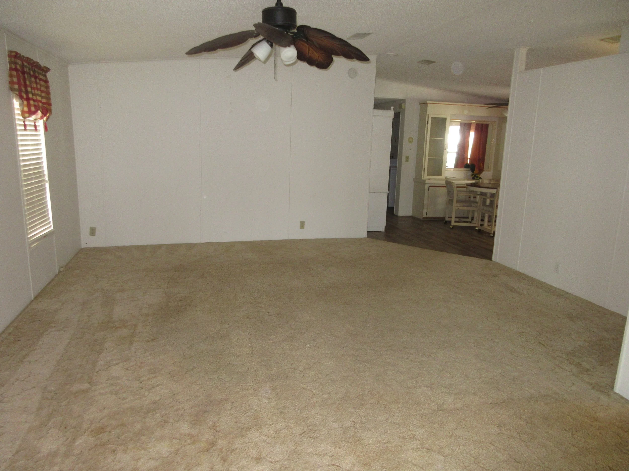 2144 Living Room.JPG