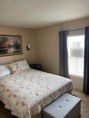 Guest Bedroom2.jpg