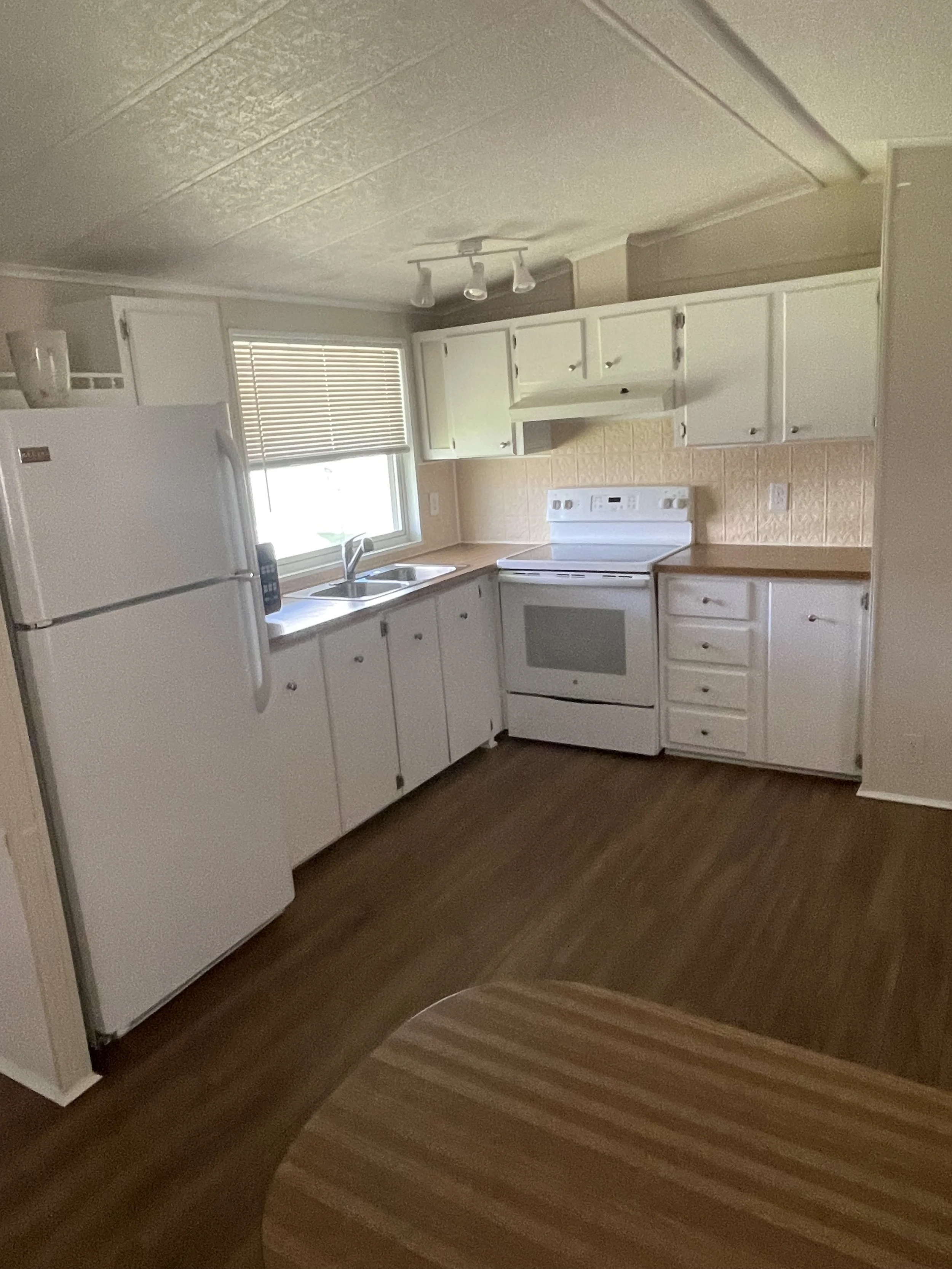 Kitchen2.jpeg