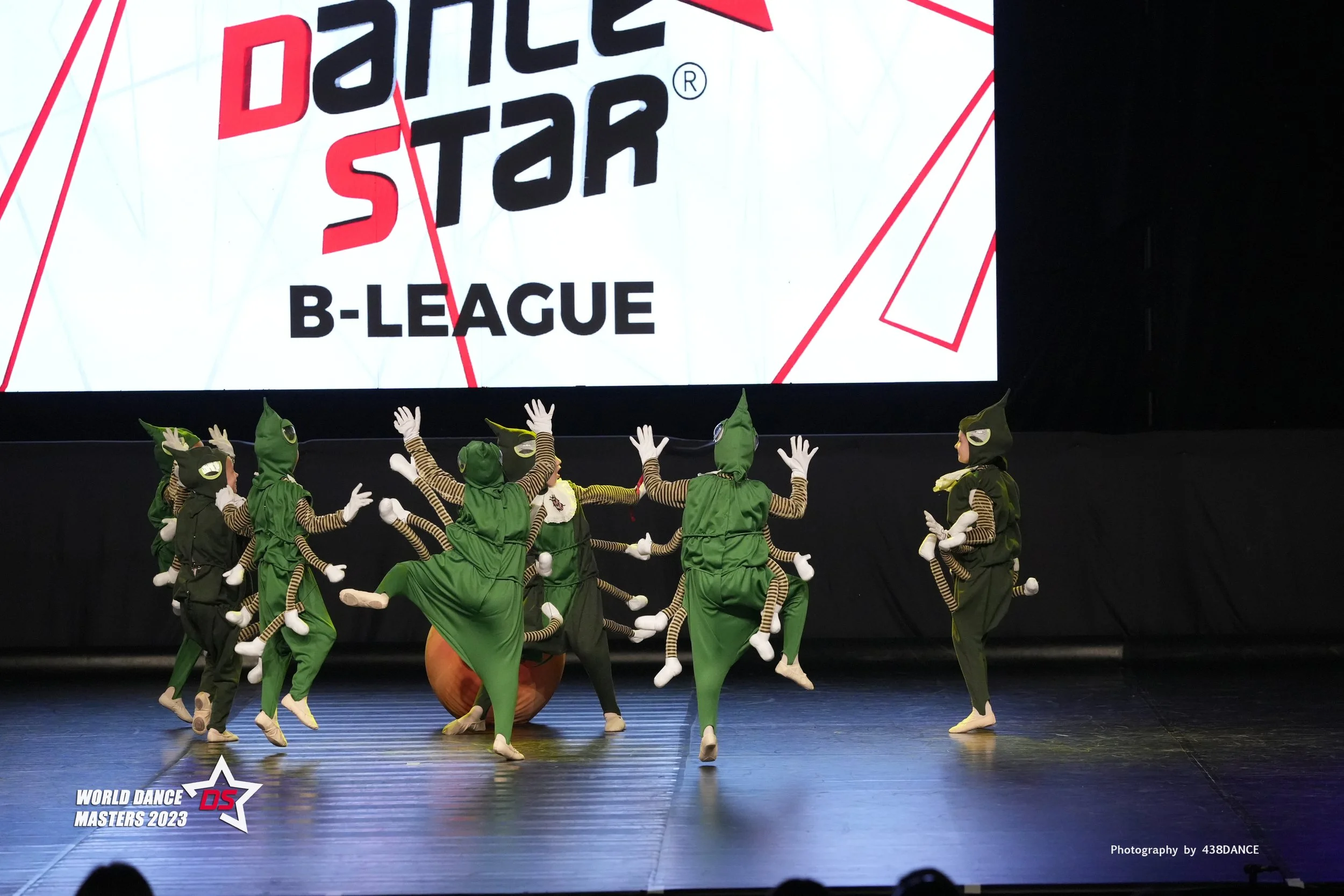 Kindertanz von Choreografie "Raupen"