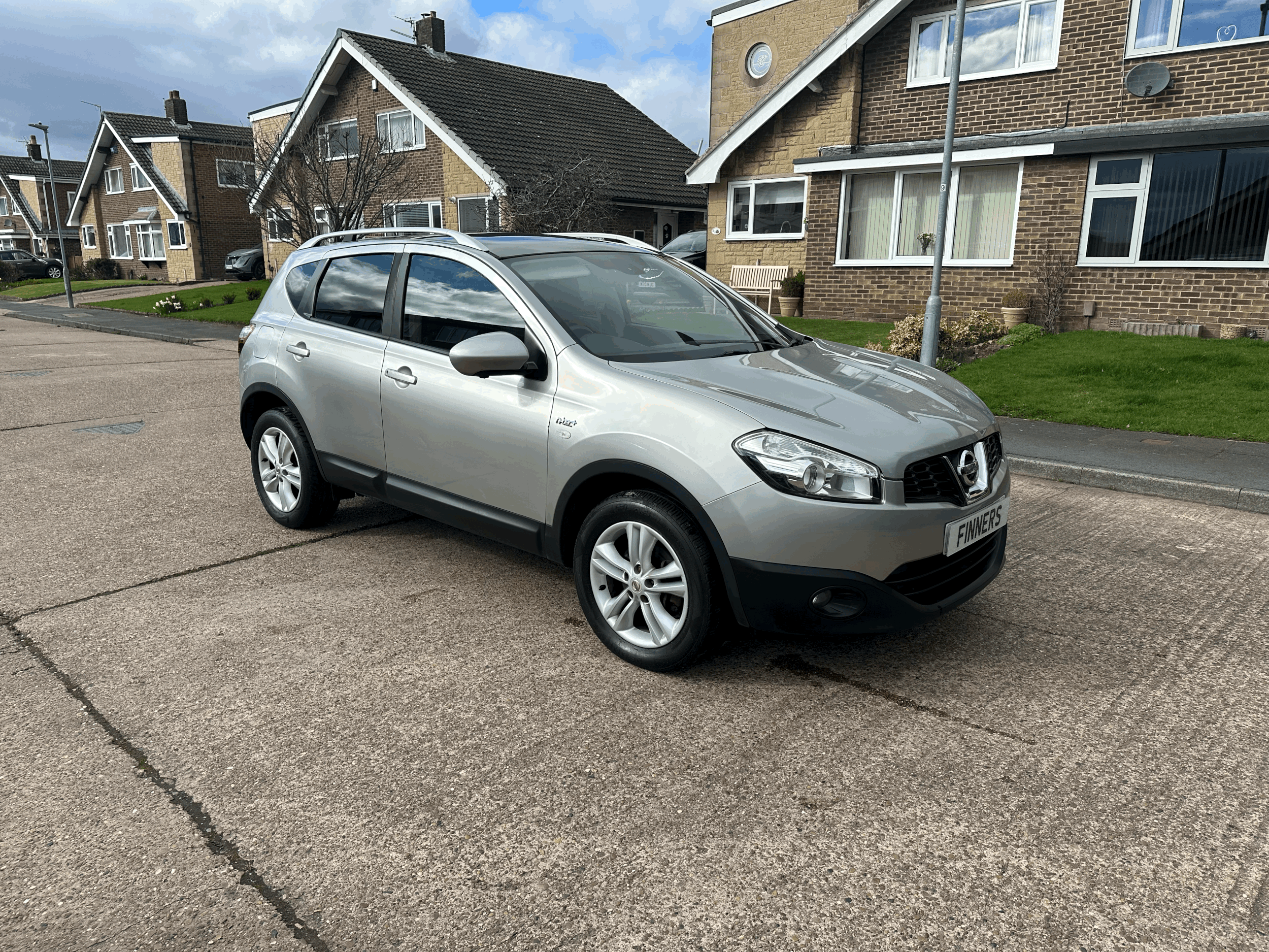 NISSAN QASHQAI 2012 67K. **SOLD**