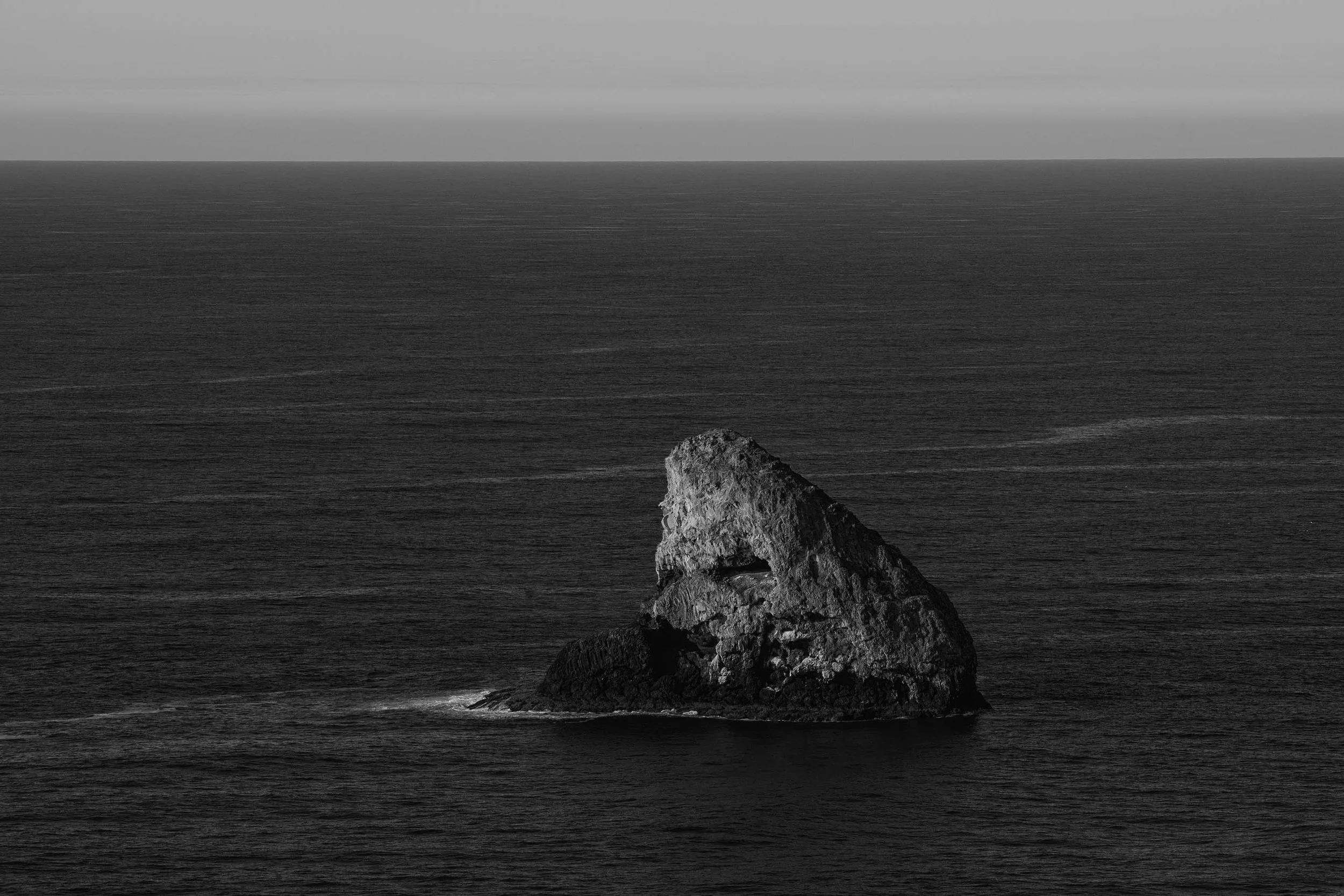 iliana-romanul-sentinel-rock-ocean.jpg