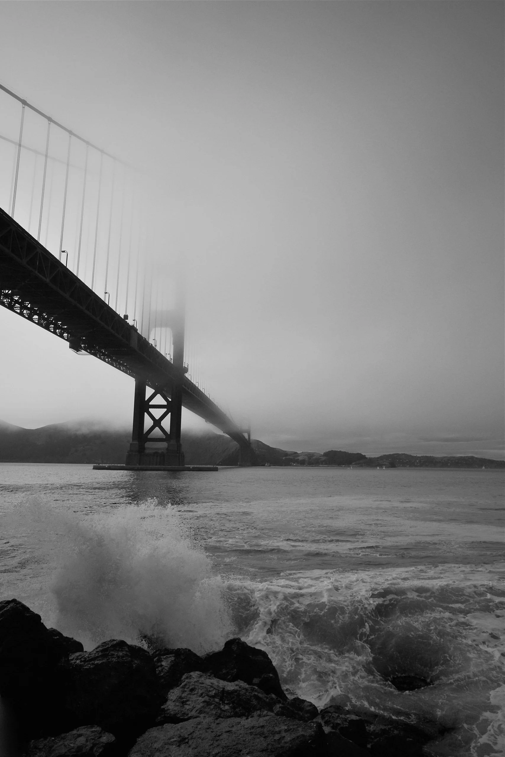 IlianaRomanul-Golden Gate Bridge BW.jpg