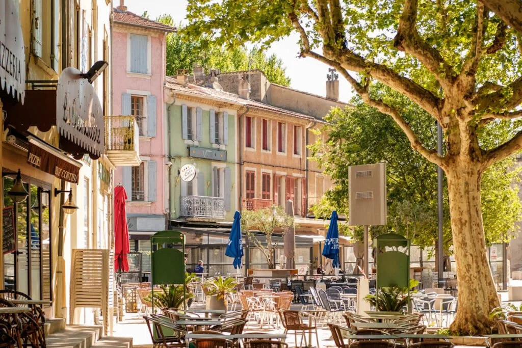 Place-des-Freres-Mounet-Orange-travelinmypocket-1024x683.jpg