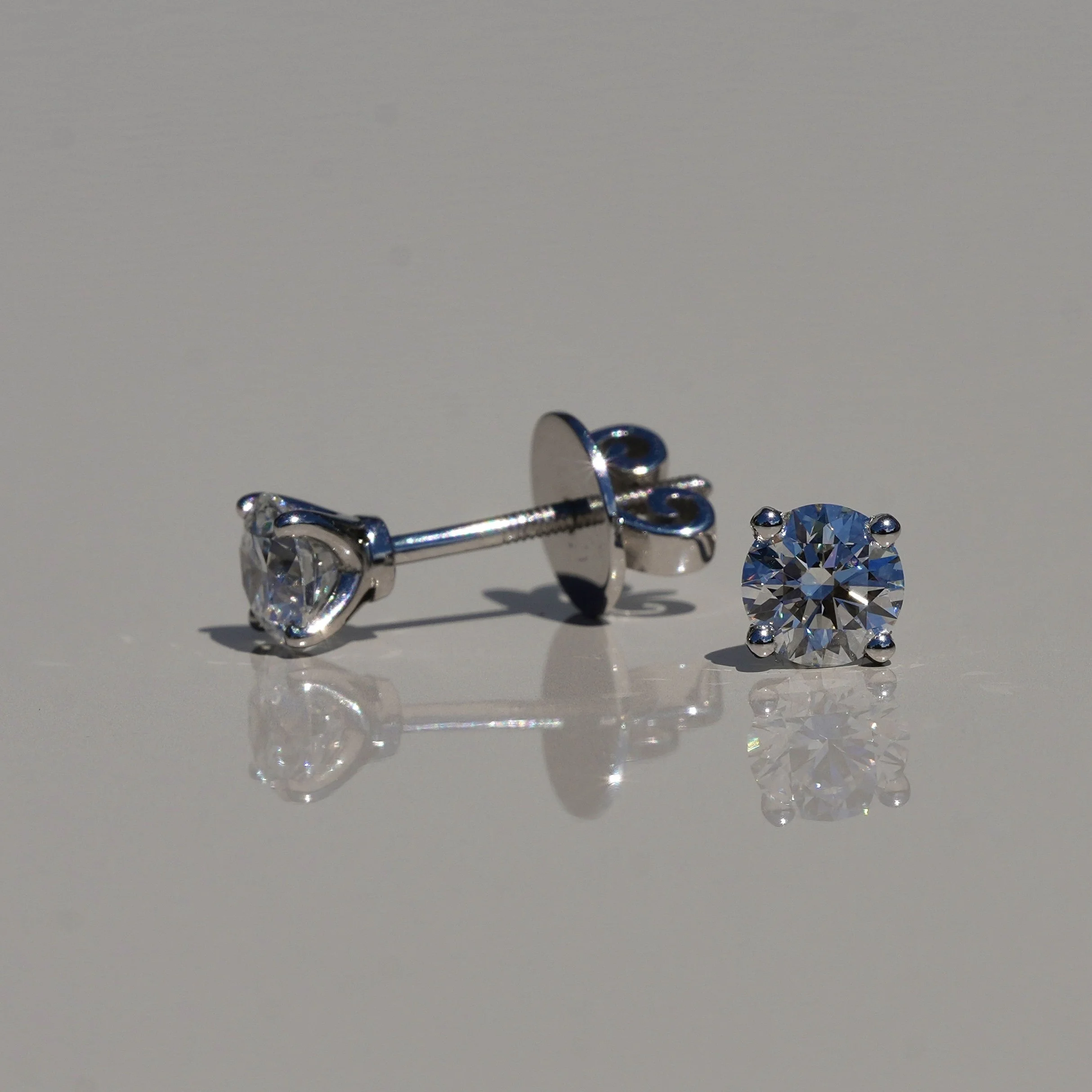 Men’s Diamond Ear Stud 0.50ct in 18ct White Gold, IGI Certified – Front View | Eighty8Diamonds