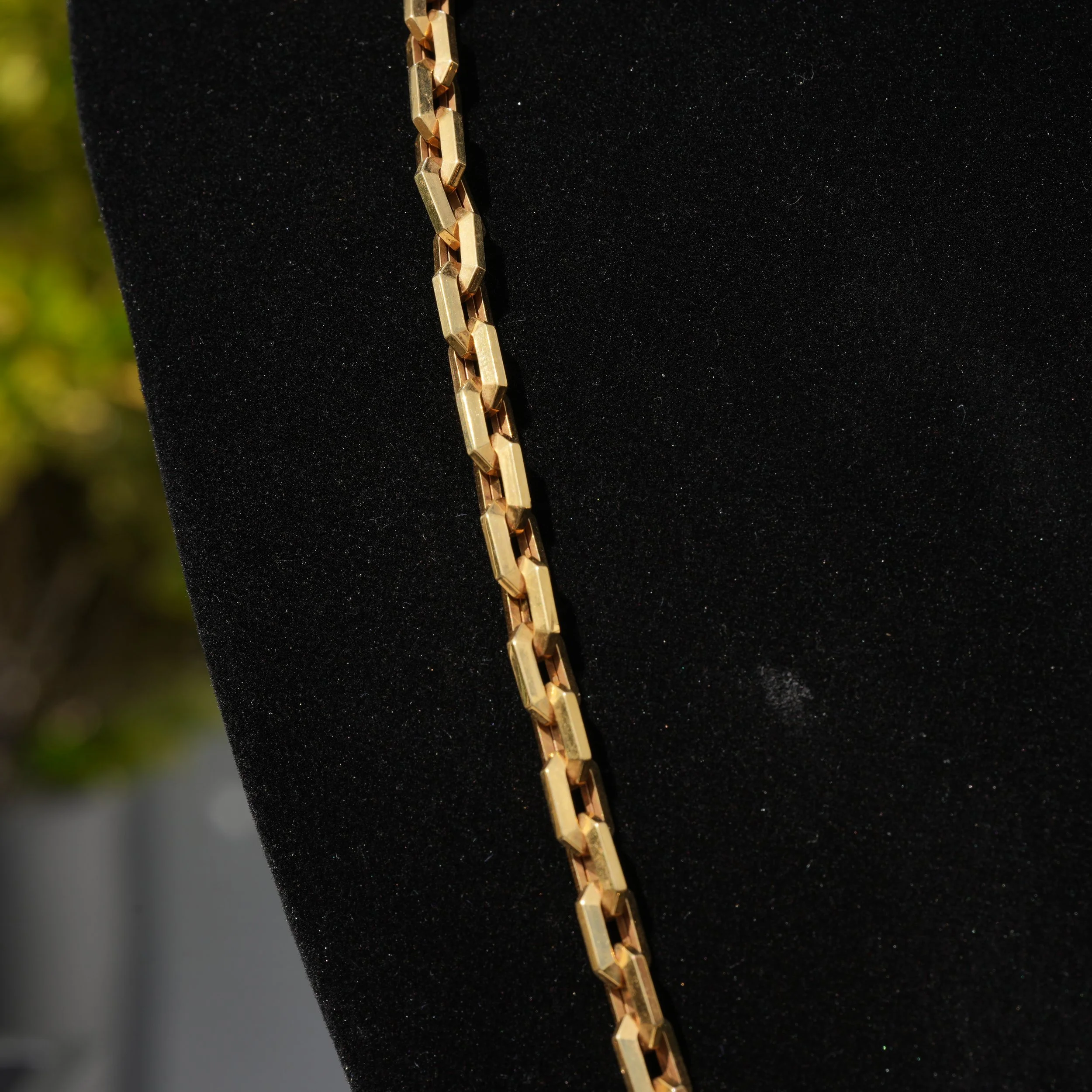 Men’s 18K Yellow Gold Anchor Chain 65cm –Side View | Eighty8Diamonds