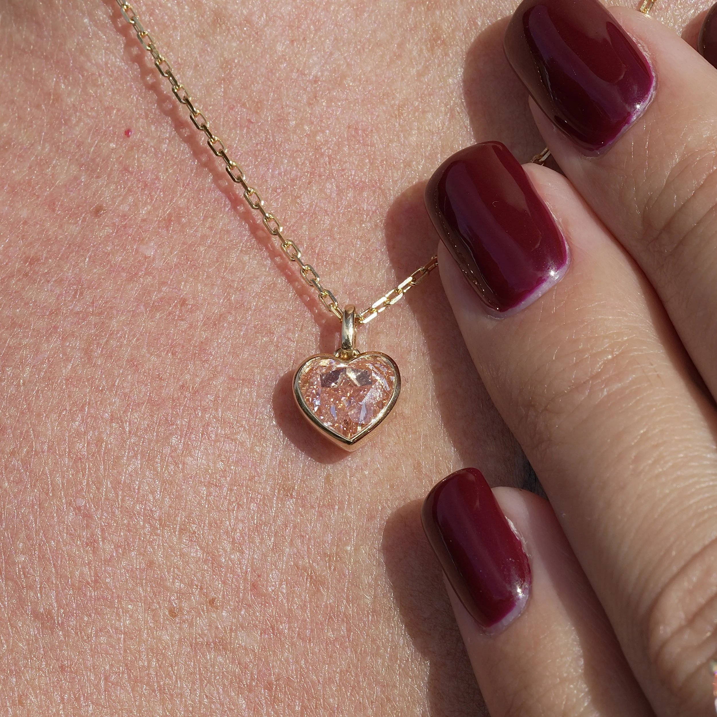 2ct Fancy Vivid Pink Heart Diamond Pendant in 18K Yellow Gold, IGI Certified – Box View | Eighty8Diamonds