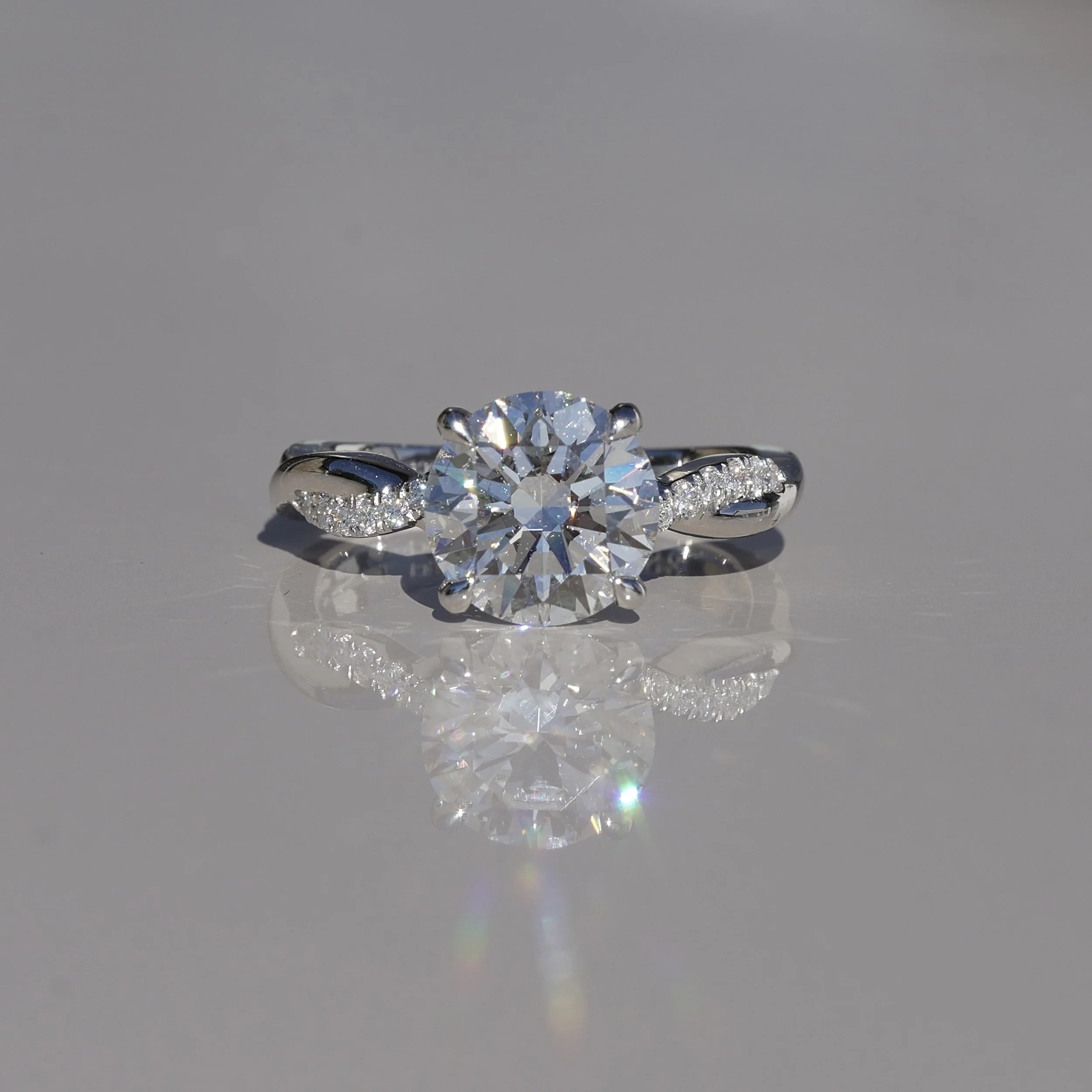 2ct Round Brilliant Diamond Twist  Band Ring | Platinum