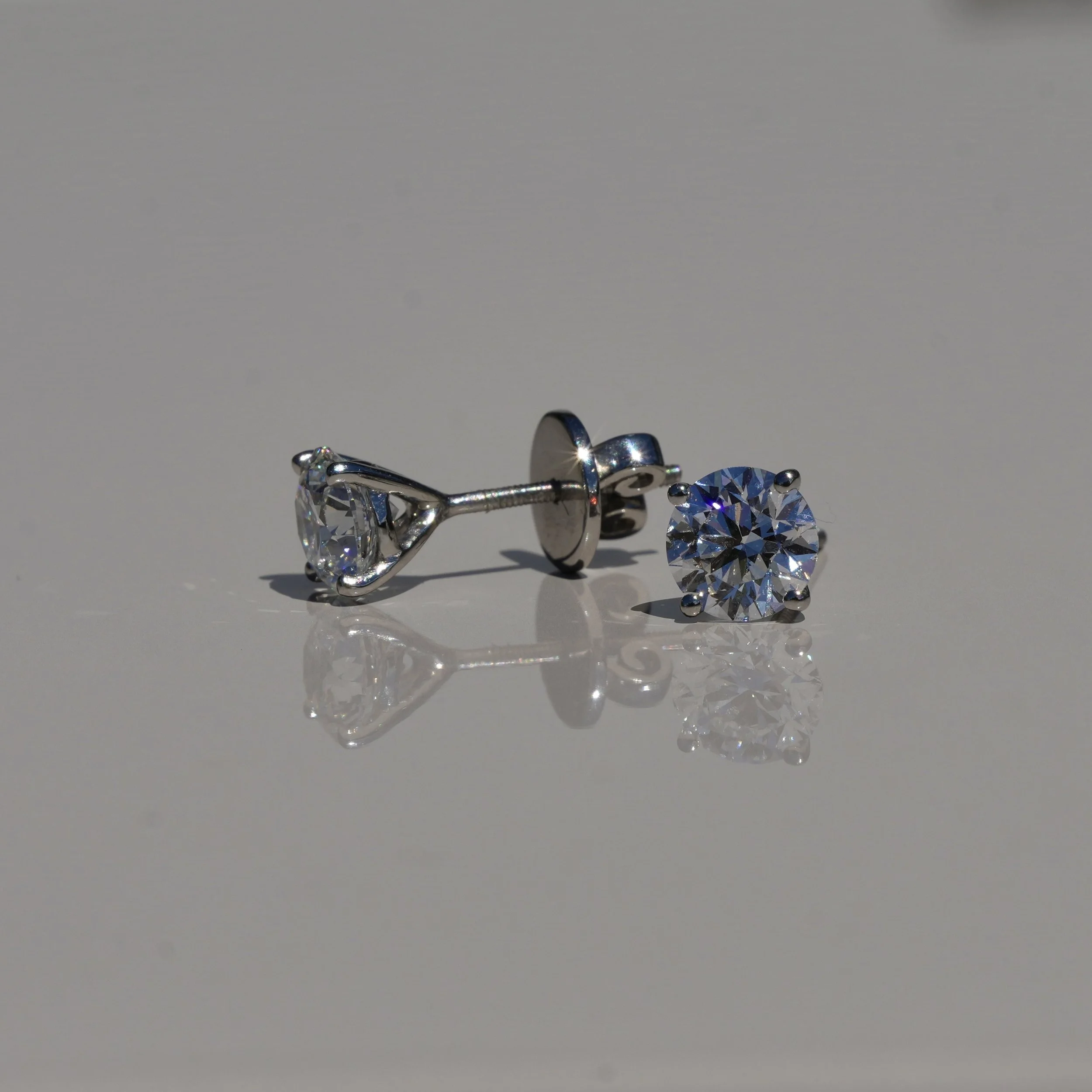 Men’s Diamond Ear stud 1.00 ct Martini Setting | Platinum