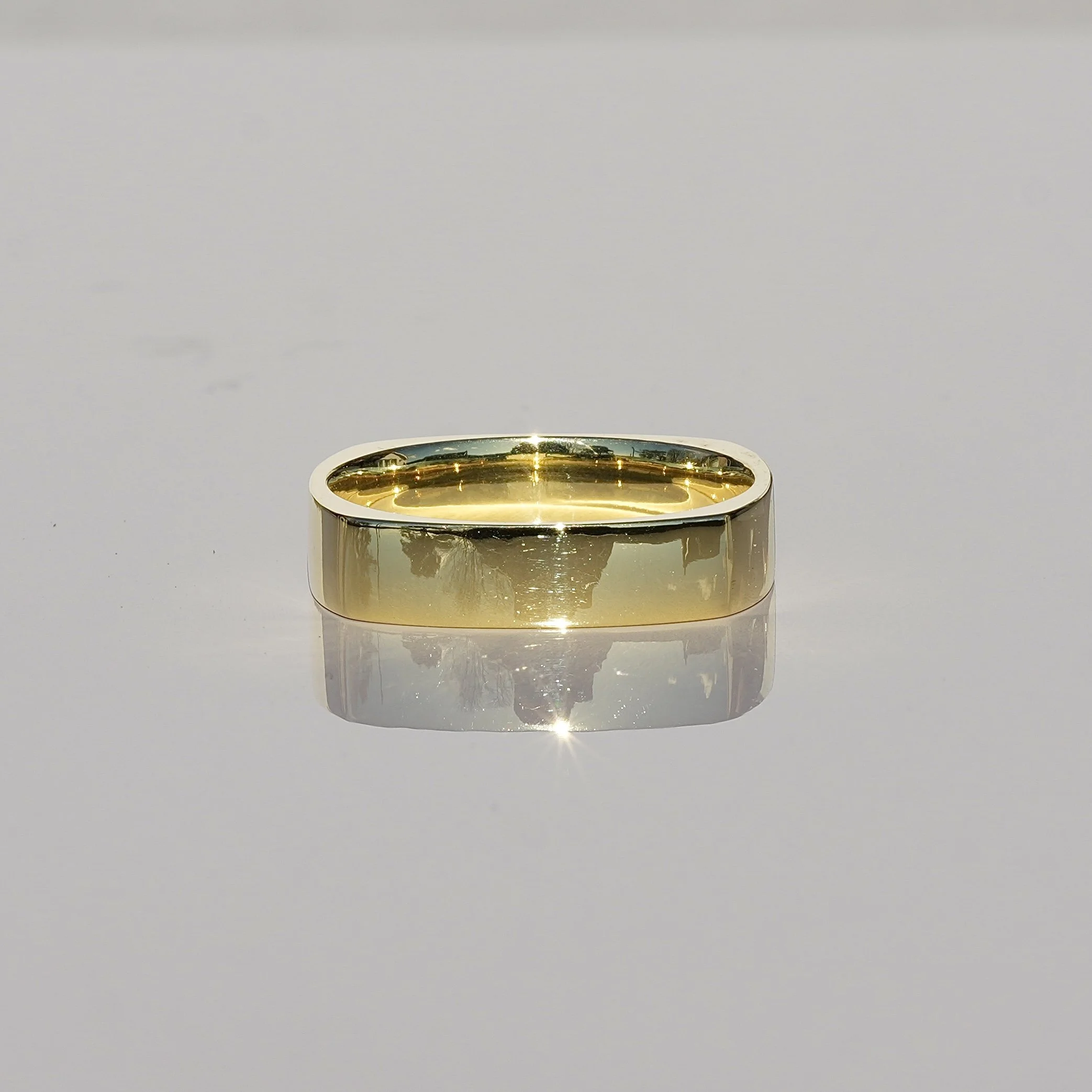 18ct Yellow Gold 4mm Court Wedding Ring – Classic Comfort Fit Band