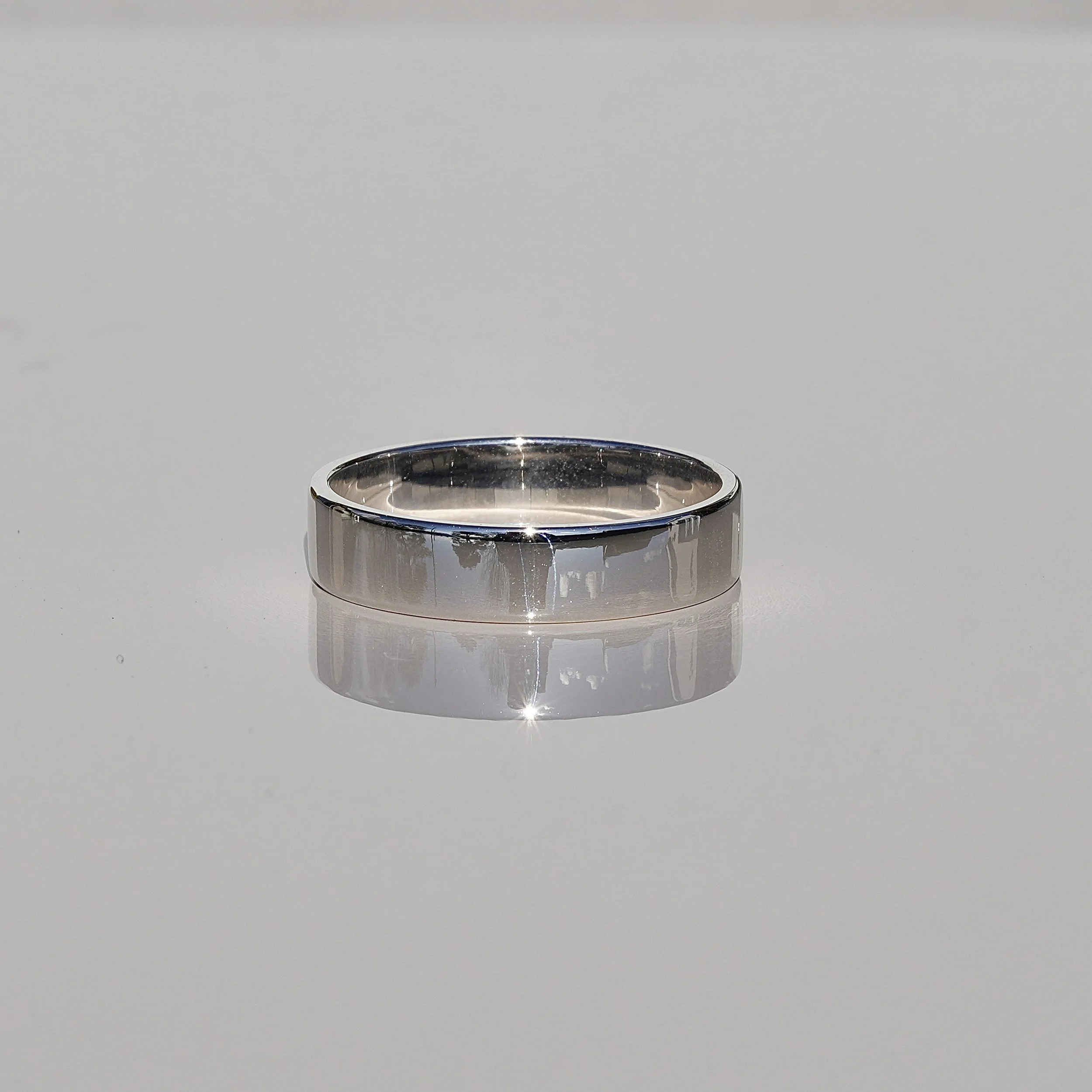 Men's Gold Mojave Wedding Ring 4mm