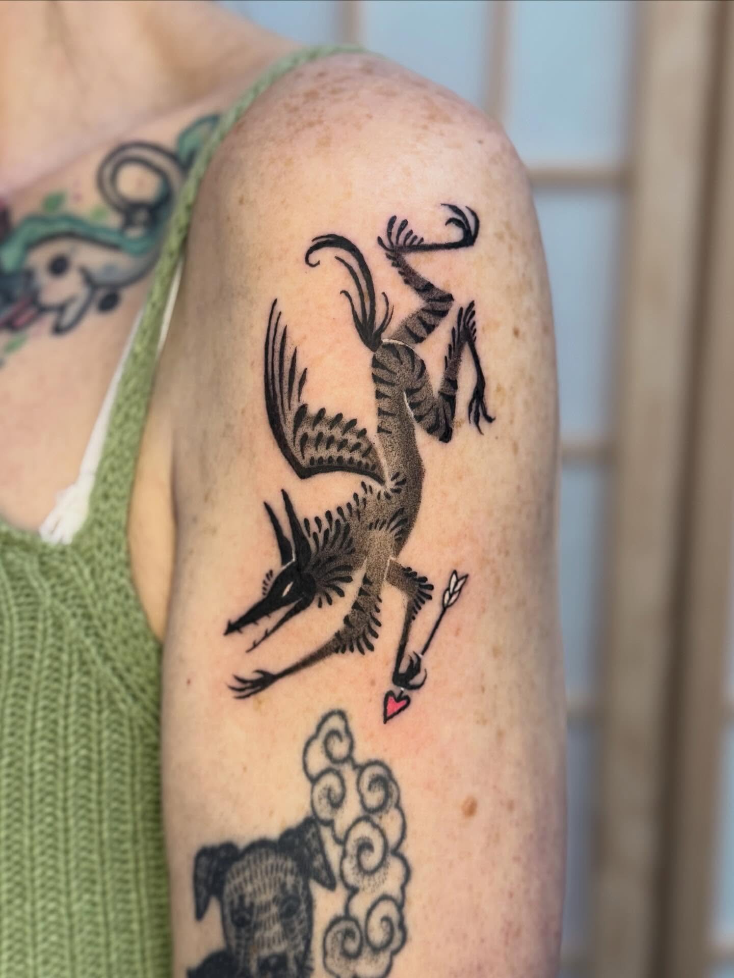 Flying demon! Love how this guy came out! 

#demon #demontattoo #folkart #stippletattoo #darktattoo