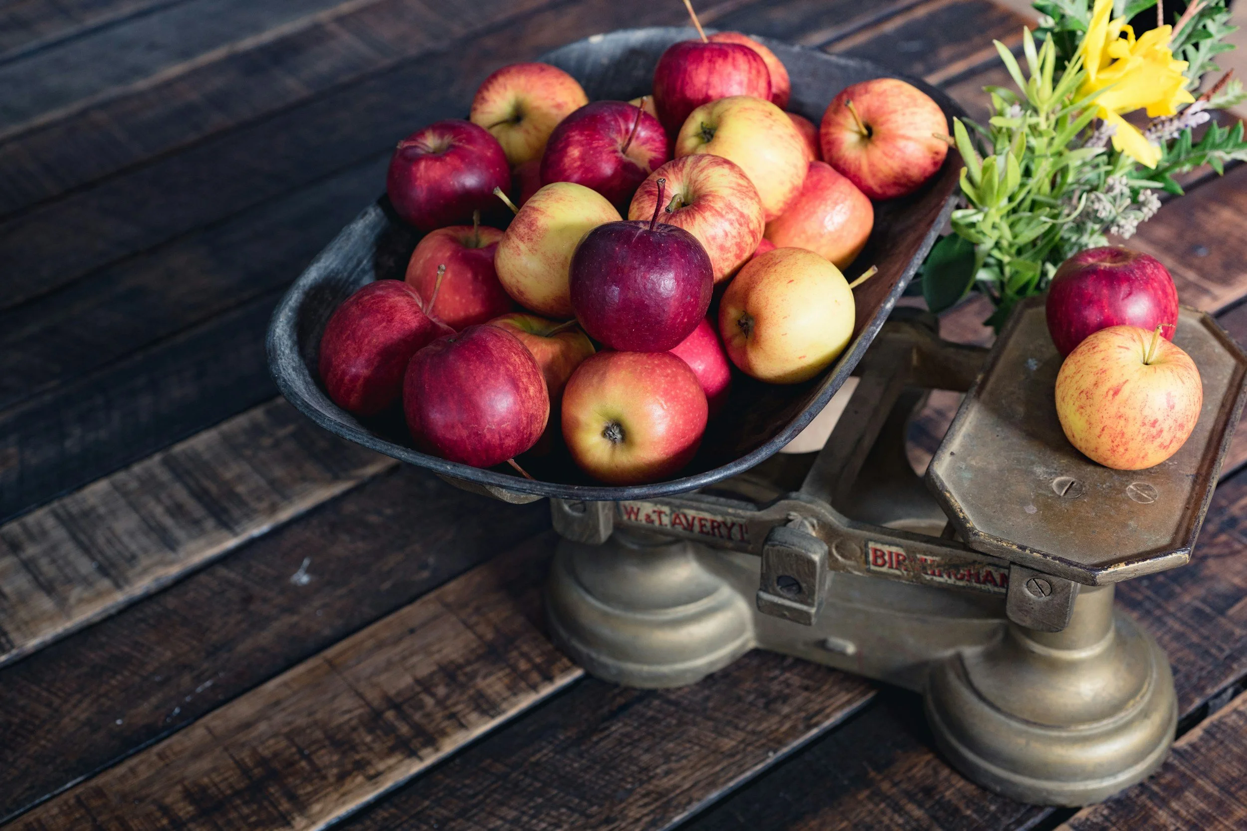 new England farm stand apples being weighed