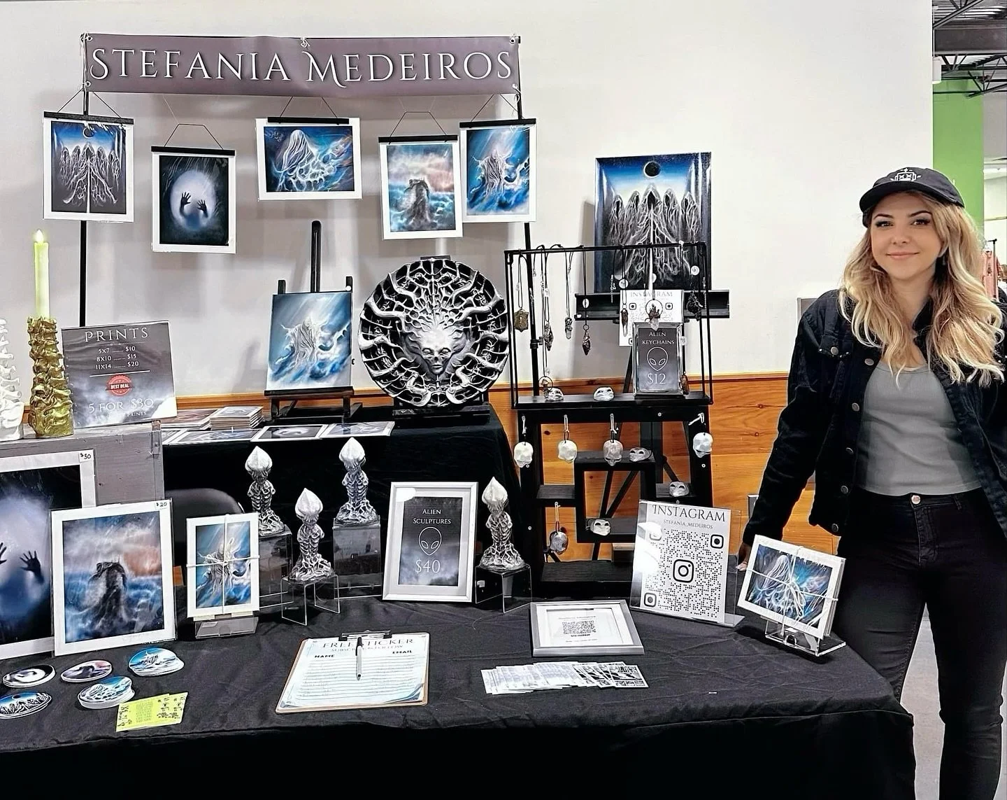 What are you doing on Black Friday? 
Seeing me of course! 😉 
I&rsquo;ll be vending with @providenceflea at @farmfreshri next Friday (11/29) from 5:30pm-9:30pm

While picking out gifts for your loved ones this season, please keep your favorite artist