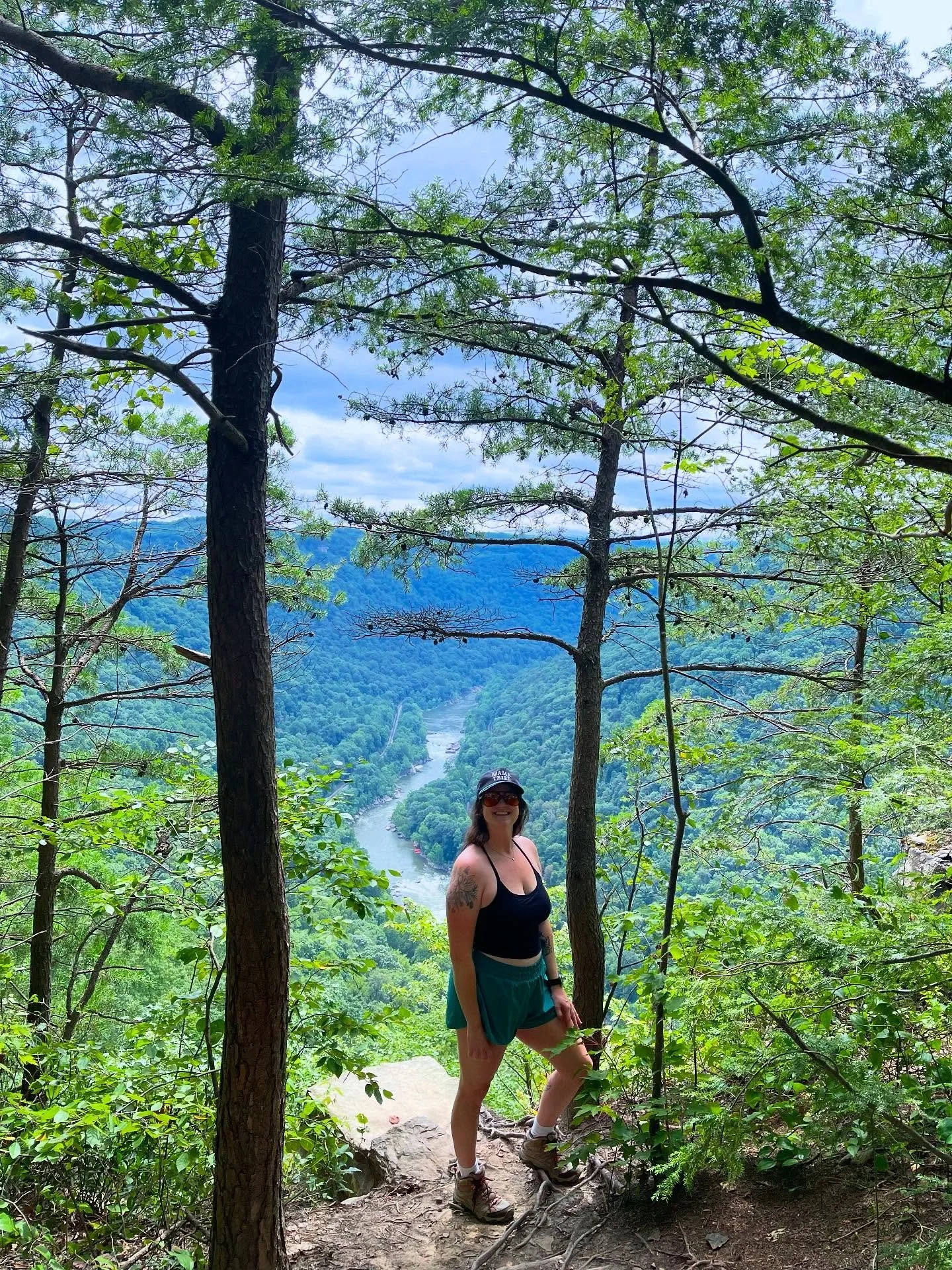almost heaven 💚 I&rsquo;d been saving this national park for a very special occasion that took a few years to come together: my mom&rsquo;s family reunion. though they&rsquo;re all from Elkins, my aunts and uncles and cousins gather once a year wher